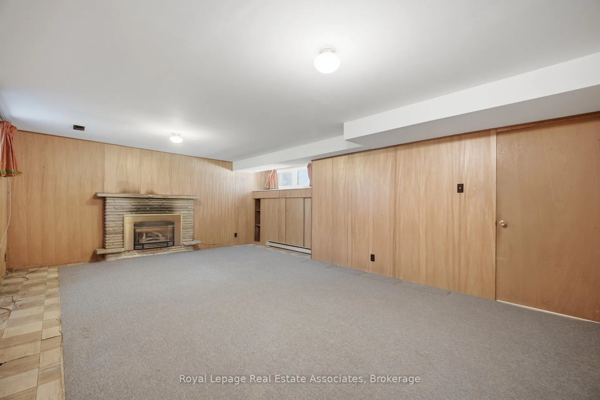 Photo 35 of 38 Renault Crescent, Etobicoke, Humber Heights — HOMEH