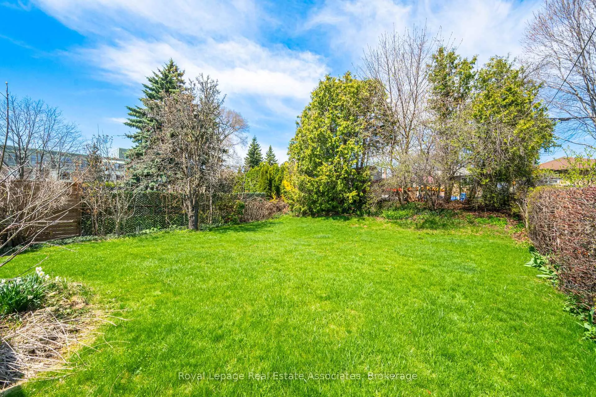 Photo 43 of 38 Renault Crescent, Etobicoke, Humber Heights — HOMEH