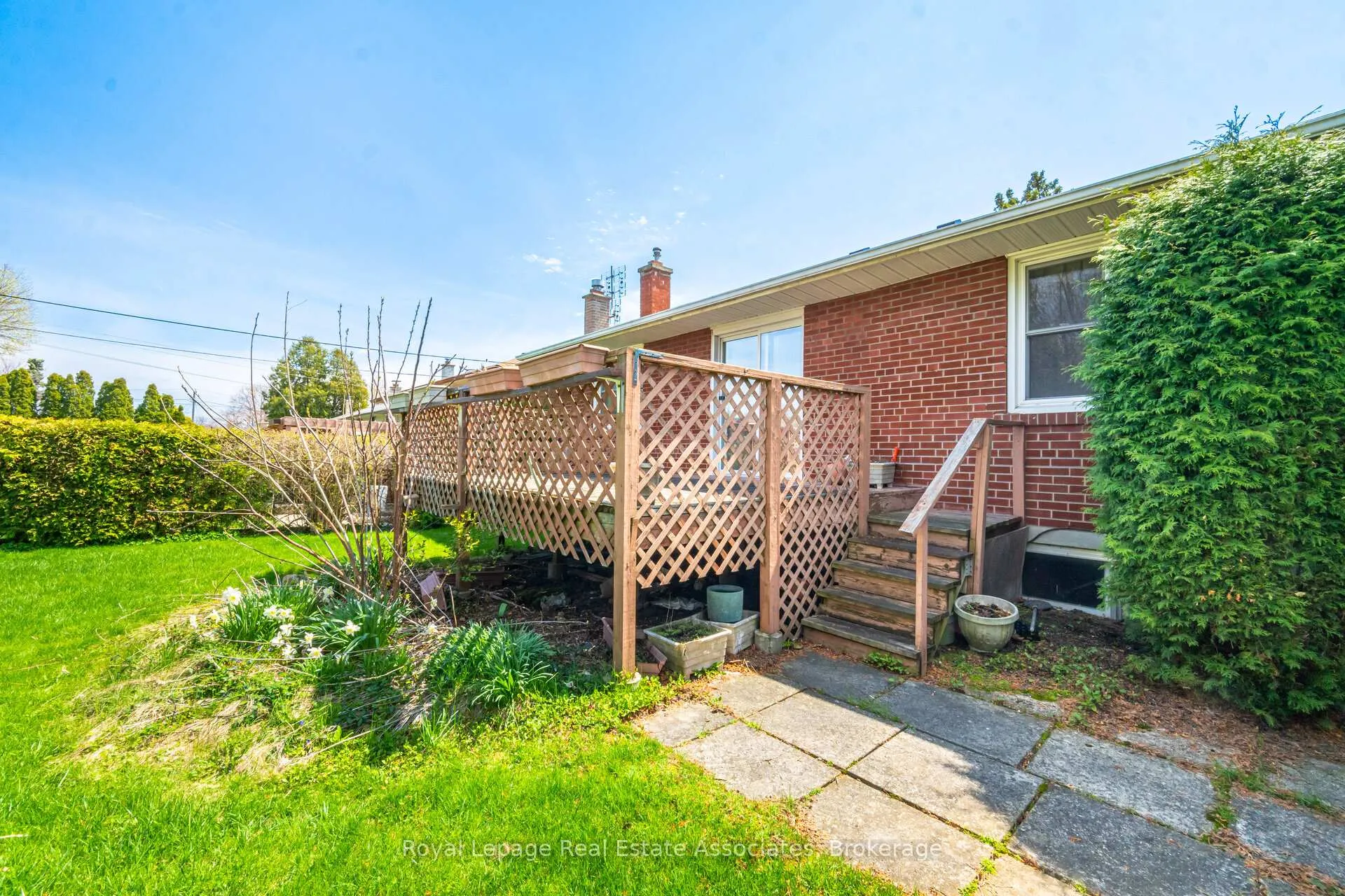 Photo 45 of 38 Renault Crescent, Etobicoke, Humber Heights — HOMEH