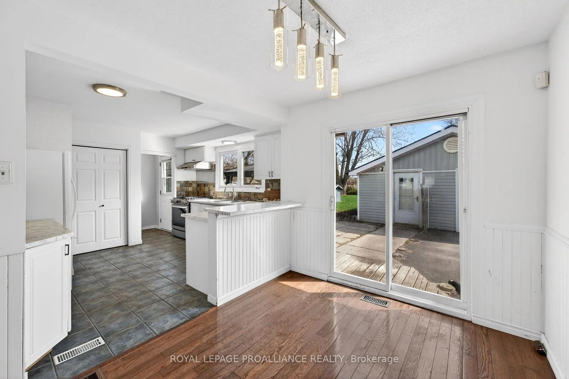 Photo 12 of 521 Sidney Street, Belleville, Belleville Ward — HOMEH