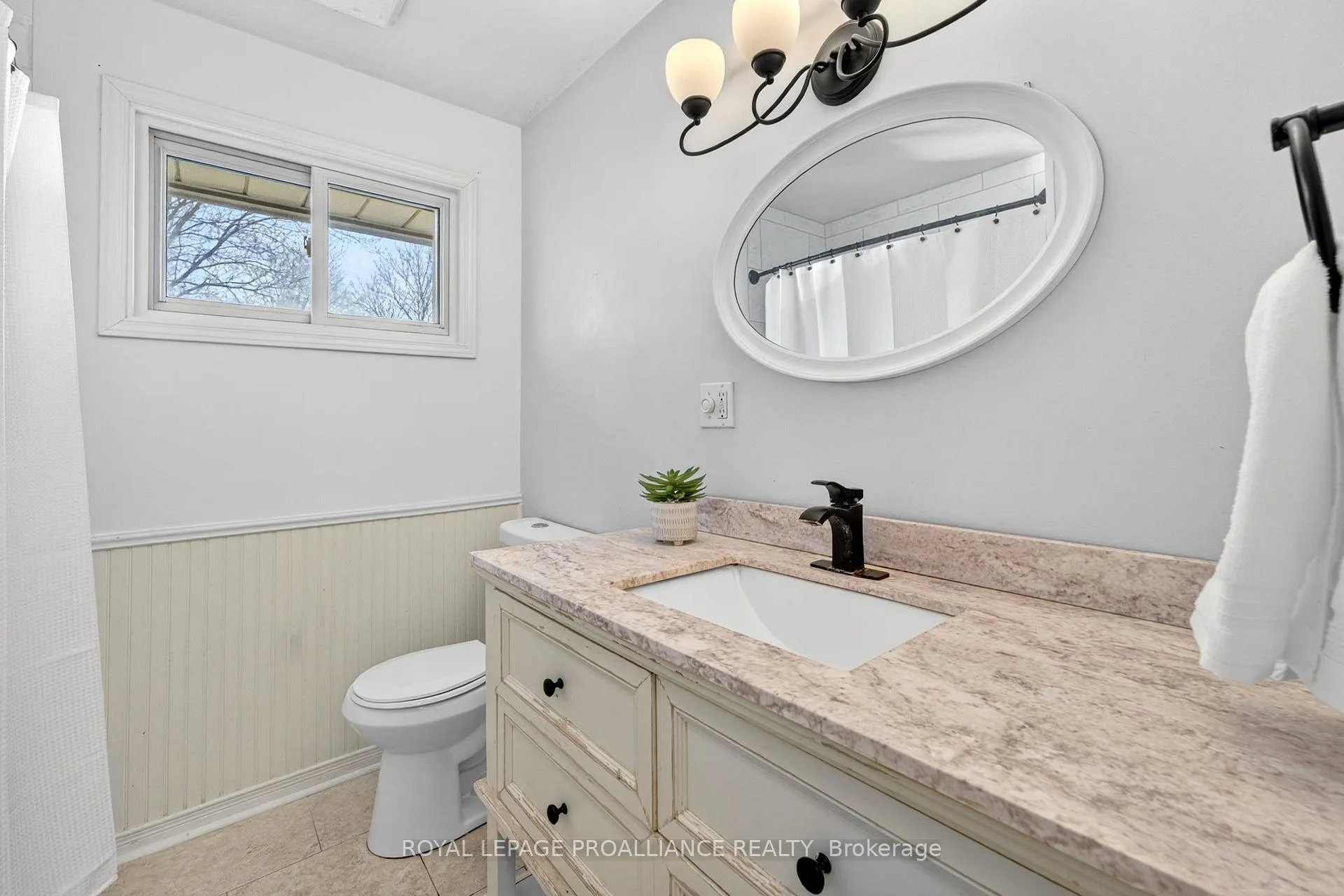 Photo 26 of 521 Sidney Street, Belleville, Belleville Ward — HOMEH