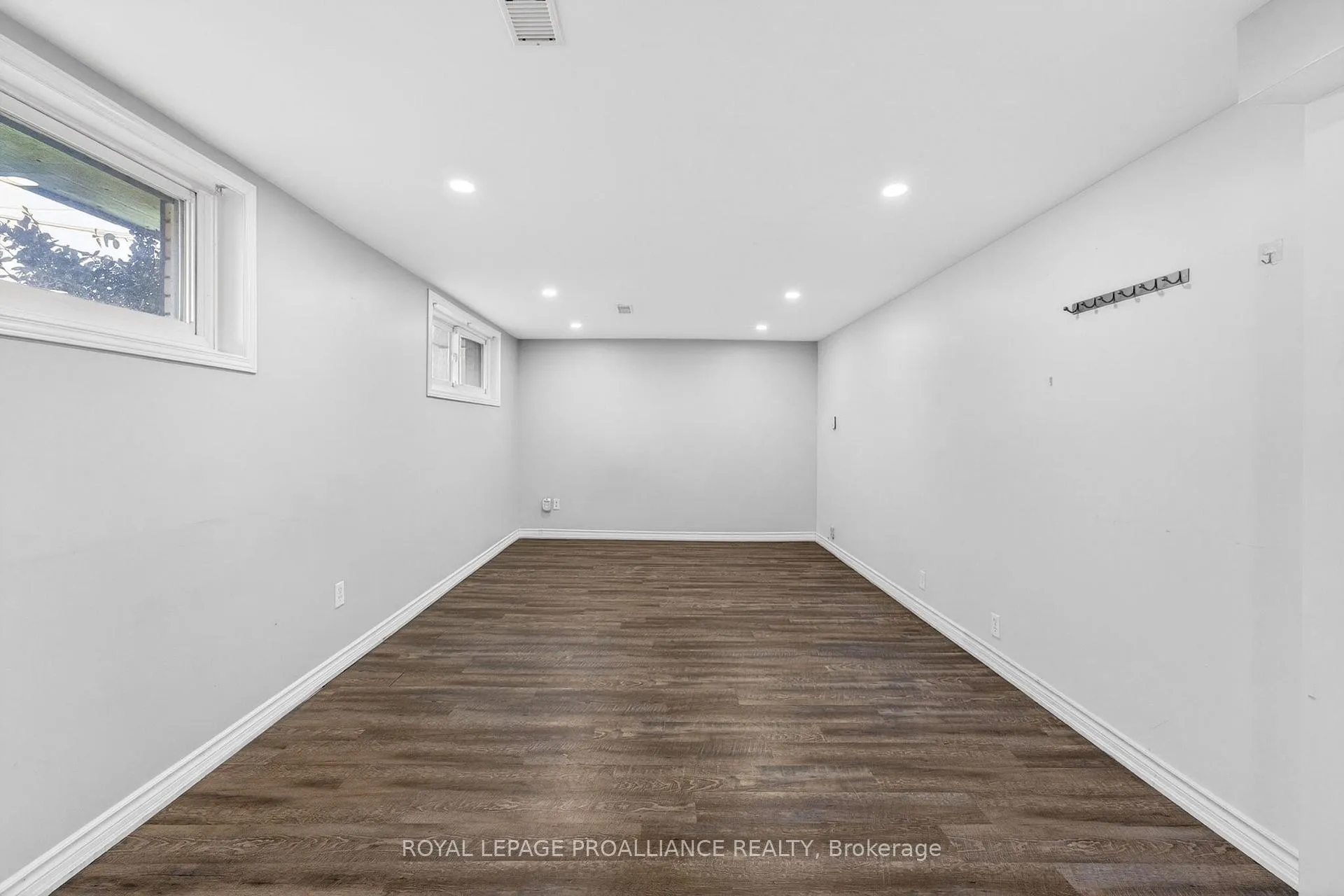 Photo 29 of 521 Sidney Street, Belleville, Belleville Ward — HOMEH