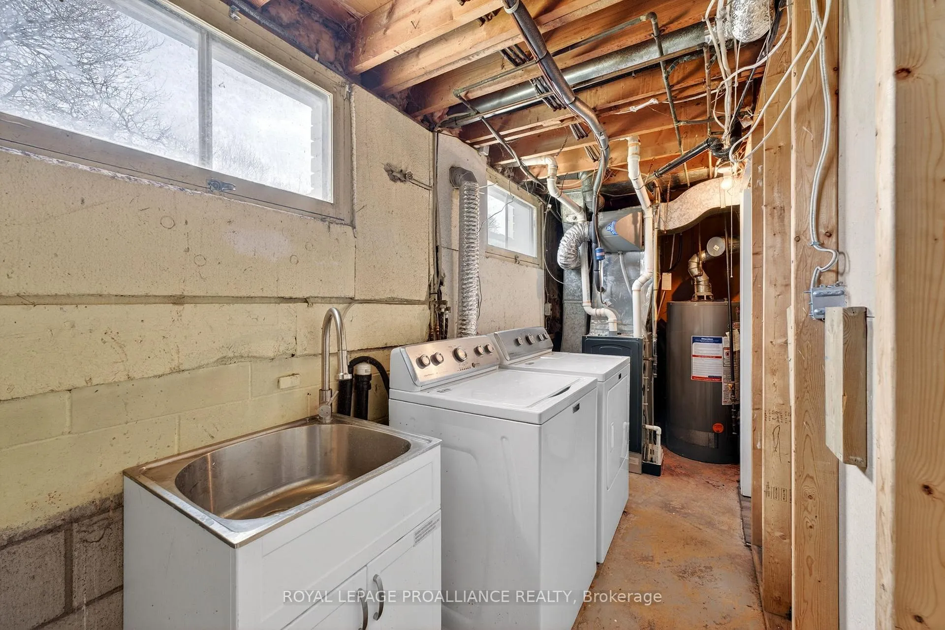 Photo 32 of 521 Sidney Street, Belleville, Belleville Ward — HOMEH