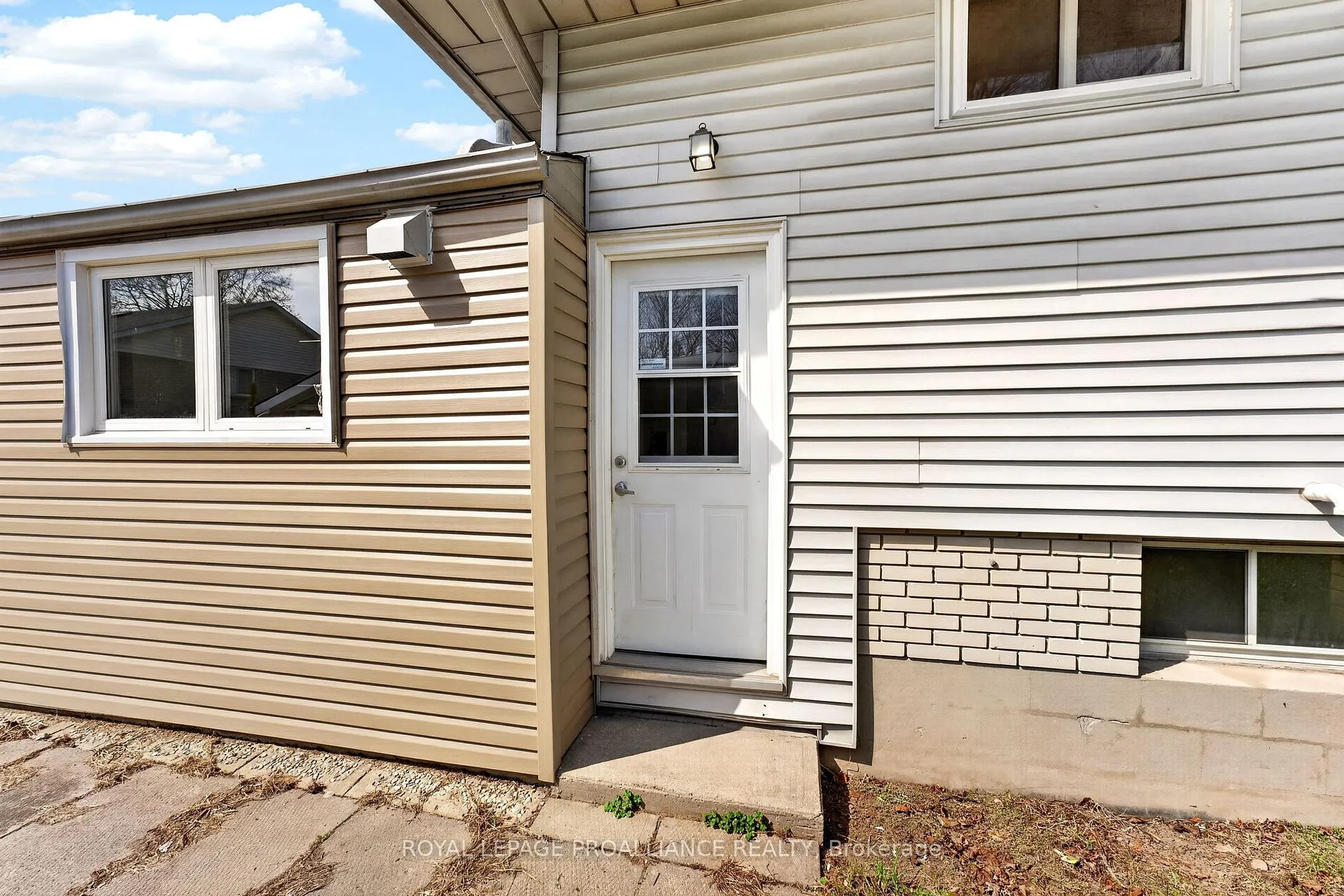 Photo 33 of 521 Sidney Street, Belleville, Belleville Ward — HOMEH