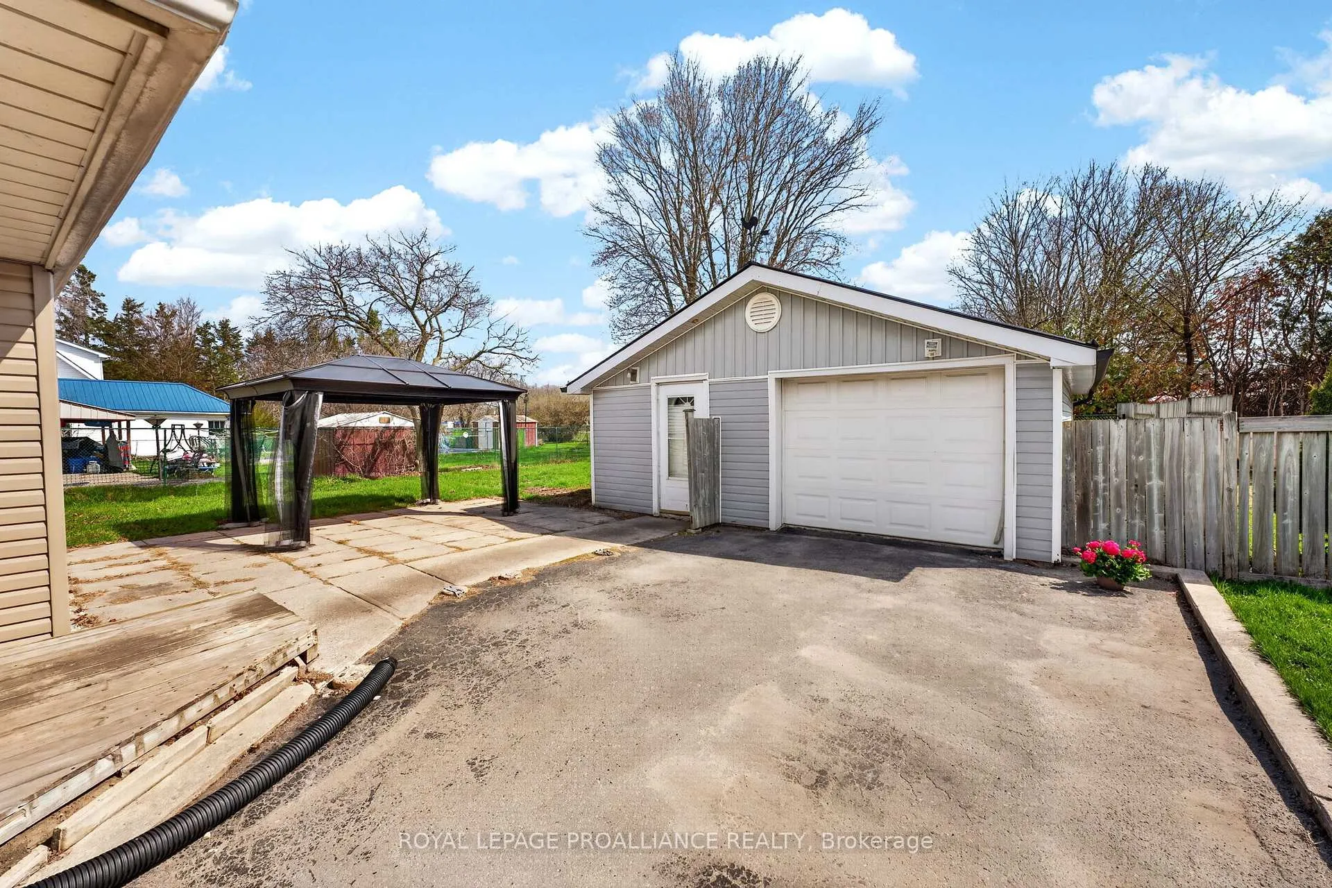 Photo 35 of 521 Sidney Street, Belleville, Belleville Ward — HOMEH