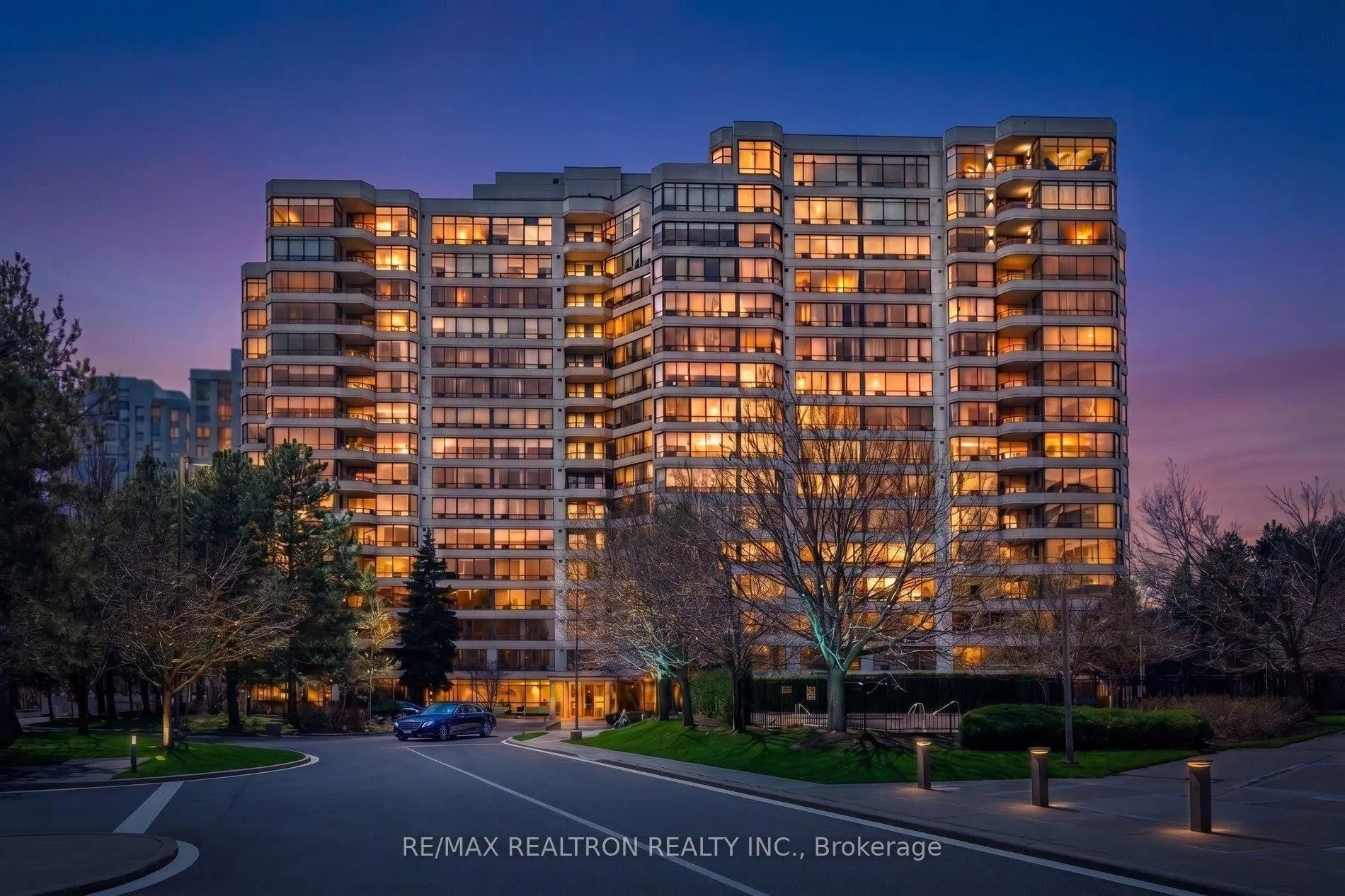 Photo 1 of Unit 1004, 110 Promenade Circle, Vaughan, Brownridge — HOMEH