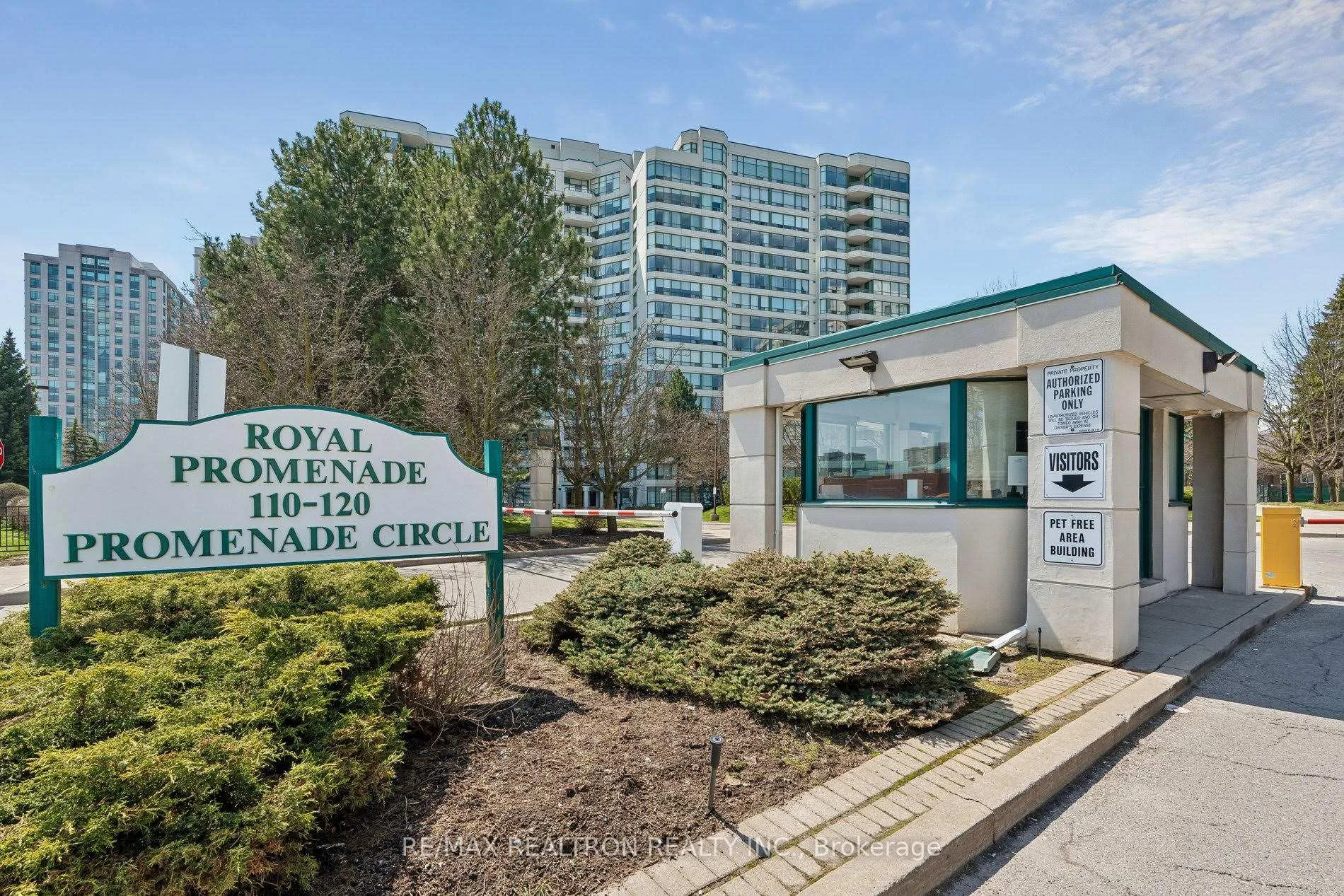 Photo 2 of Unit 1004, 110 Promenade Circle, Vaughan, Brownridge — HOMEH
