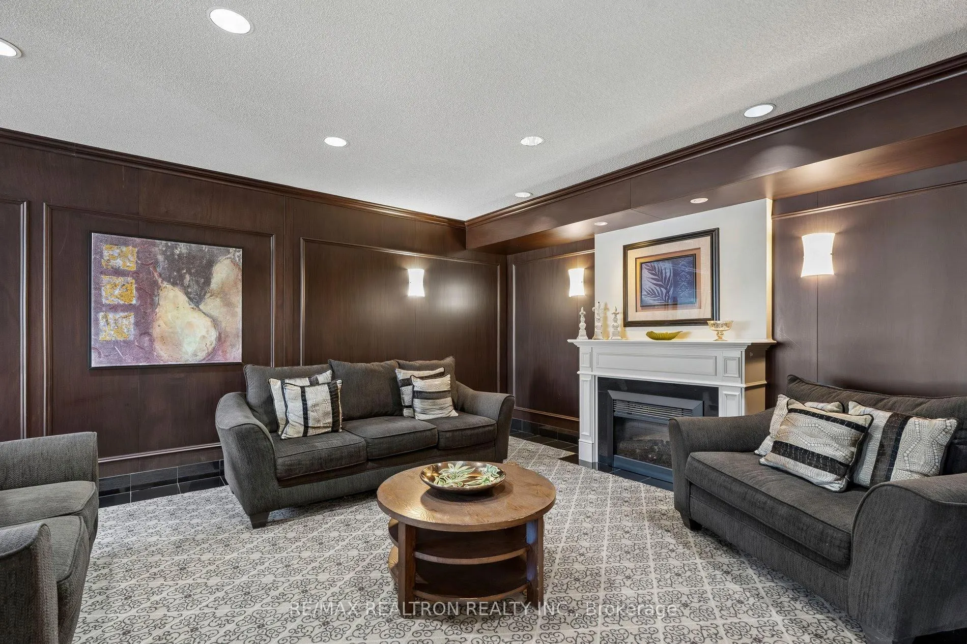 Photo 5 of Unit 1004, 110 Promenade Circle, Vaughan, Brownridge — HOMEH