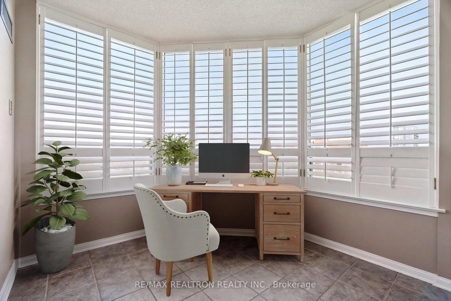 Photo 15 of Unit 1004, 110 Promenade Circle, Vaughan, Brownridge — HOMEH
