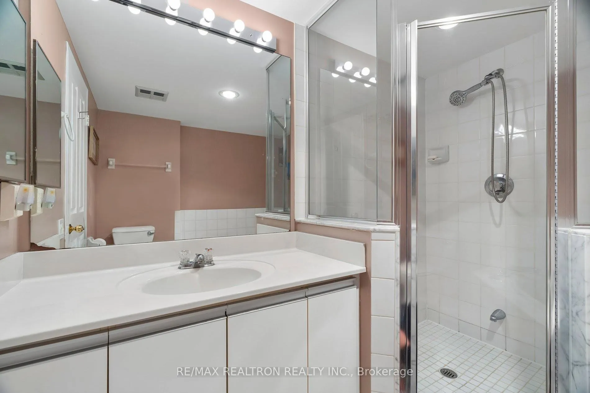 Photo 21 of Unit 1004, 110 Promenade Circle, Vaughan, Brownridge — HOMEH