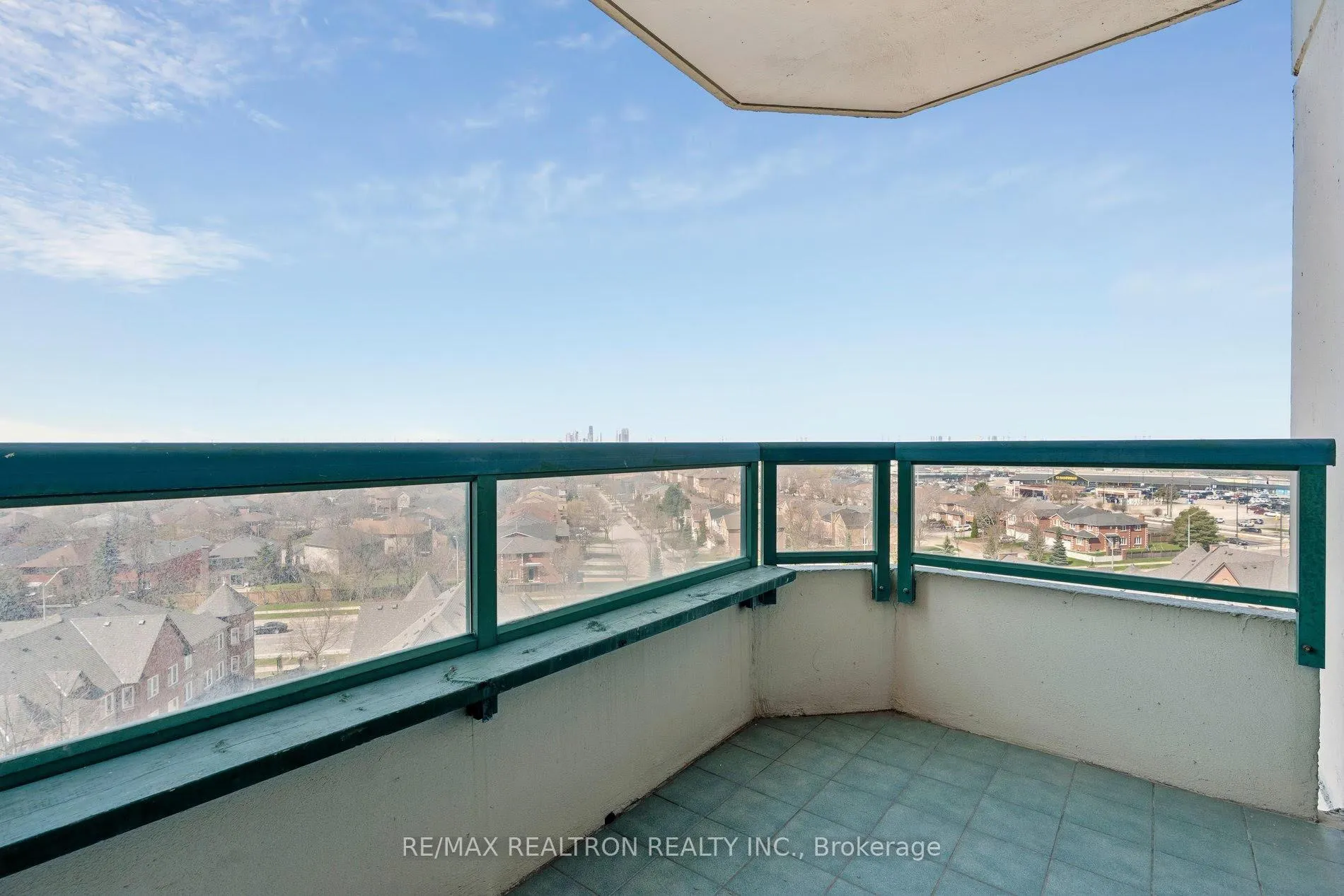 Photo 24 of Unit 1004, 110 Promenade Circle, Vaughan, Brownridge — HOMEH
