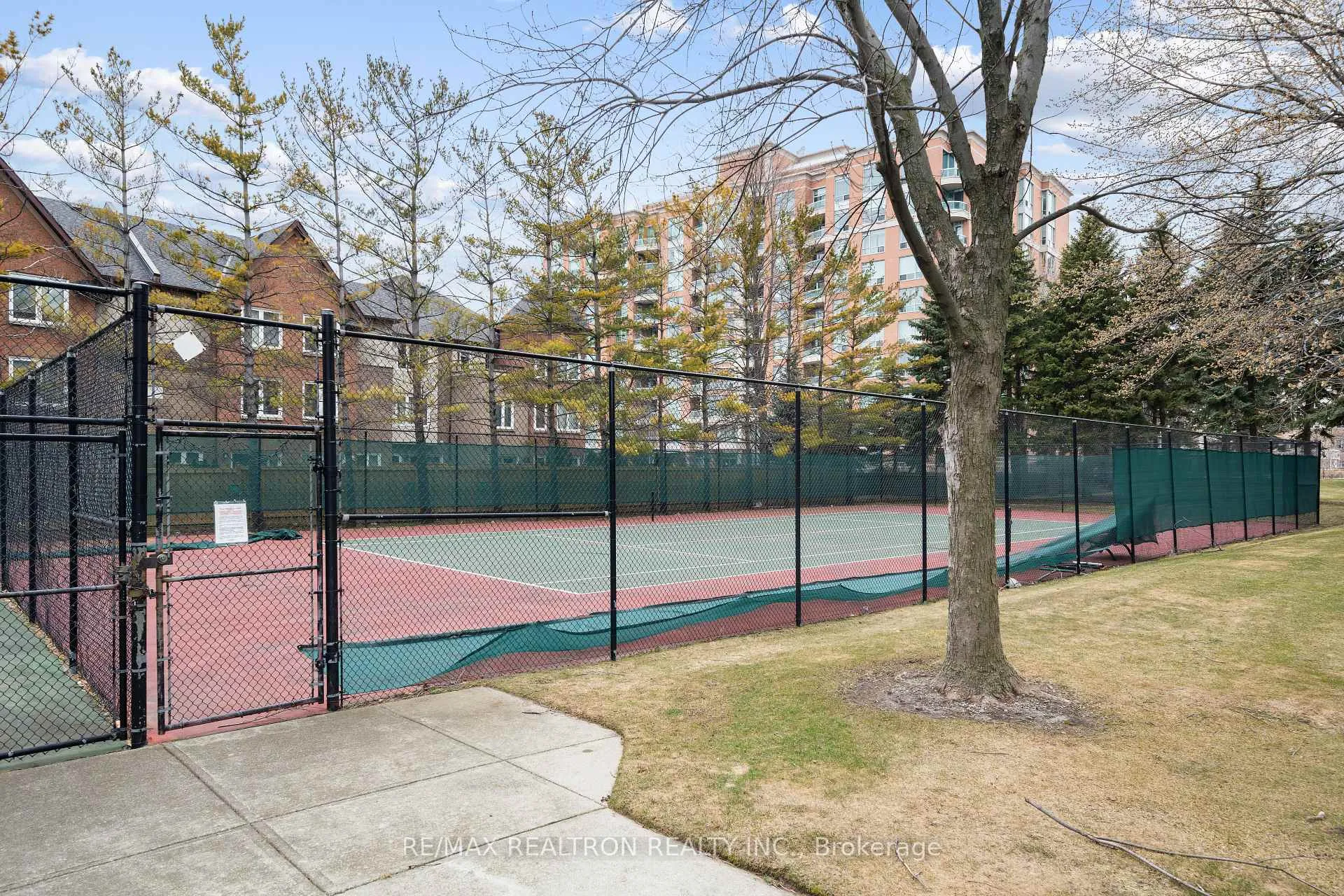 Photo 32 of Unit 1004, 110 Promenade Circle, Vaughan, Brownridge — HOMEH