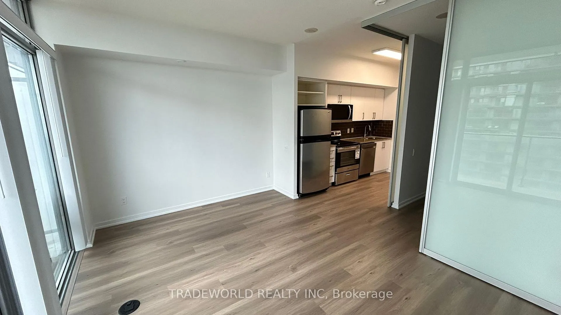 Photo 4 of Unit 1210, 103 The Queensway, Toronto, High Park-Swansea — HOMEH