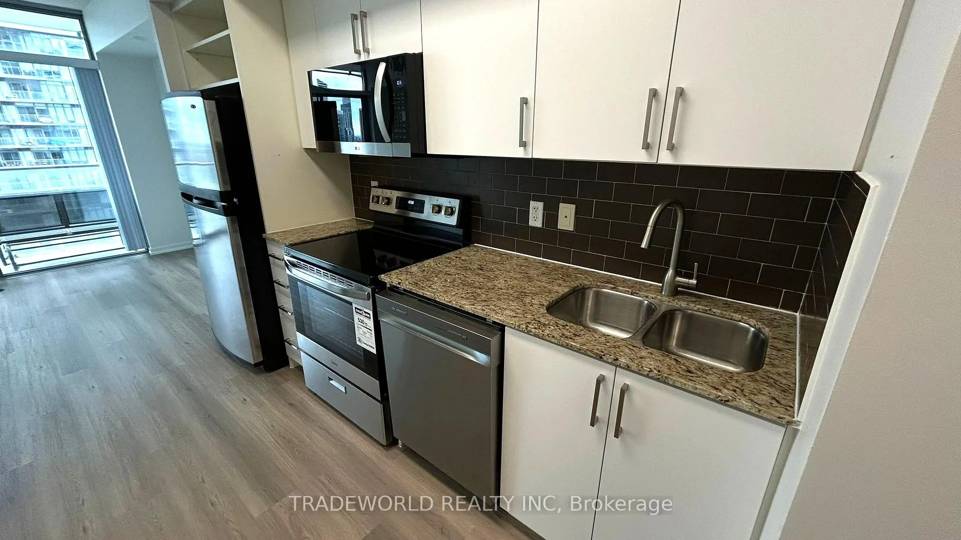 Photo 5 of Unit 1210, 103 The Queensway, Toronto, High Park-Swansea — HOMEH