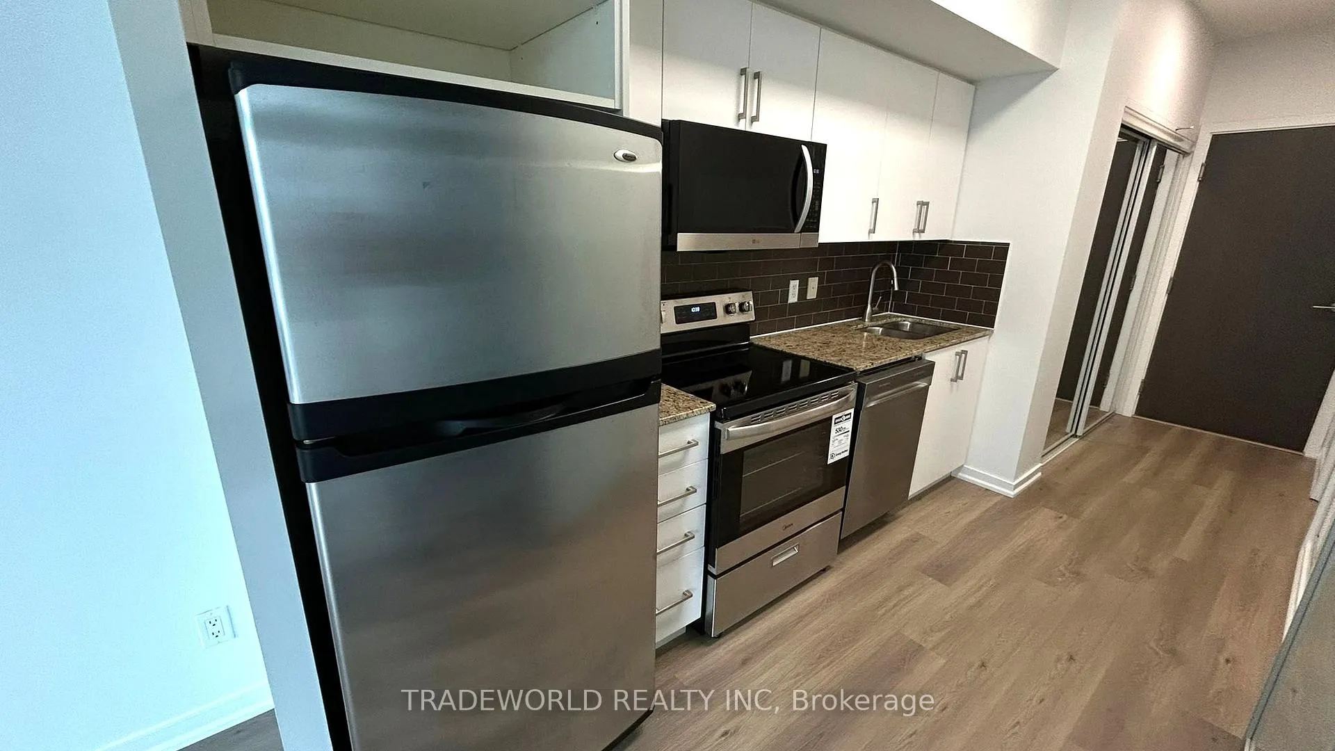 Photo 6 of Unit 1210, 103 The Queensway, Toronto, High Park-Swansea — HOMEH