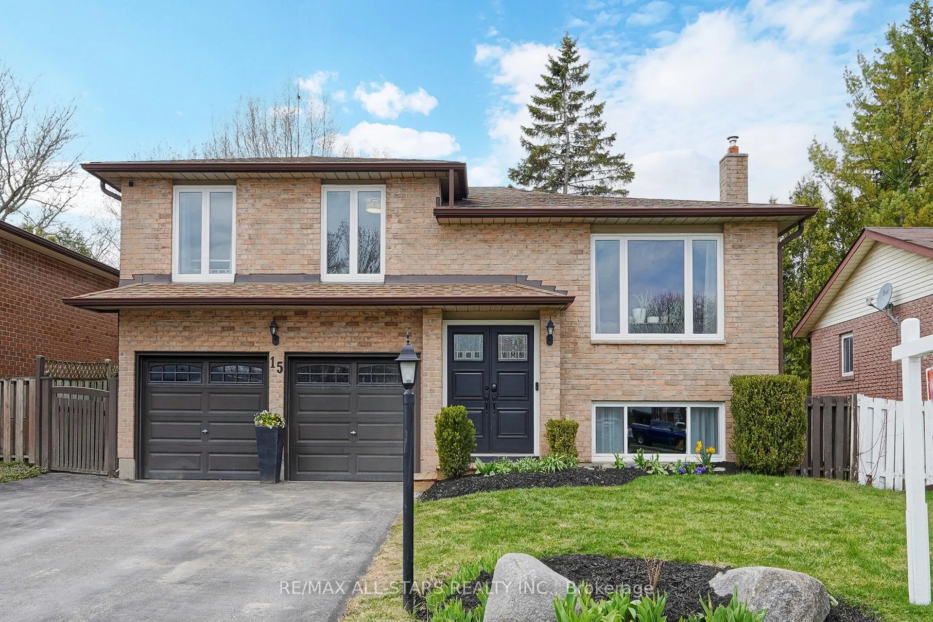 Photo 6 of 15 Applewood Crescent, Scugog, Port Perry — HOMEH