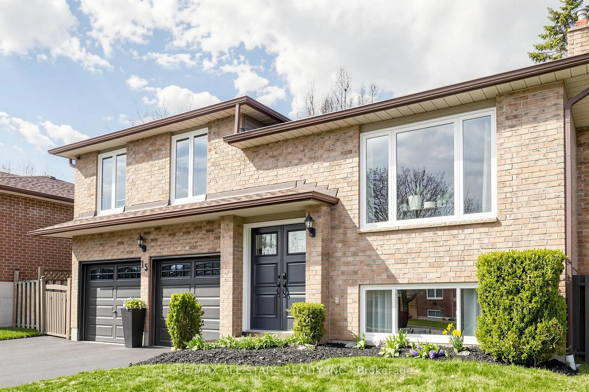 Photo 7 of 15 Applewood Crescent, Scugog, Port Perry — HOMEH