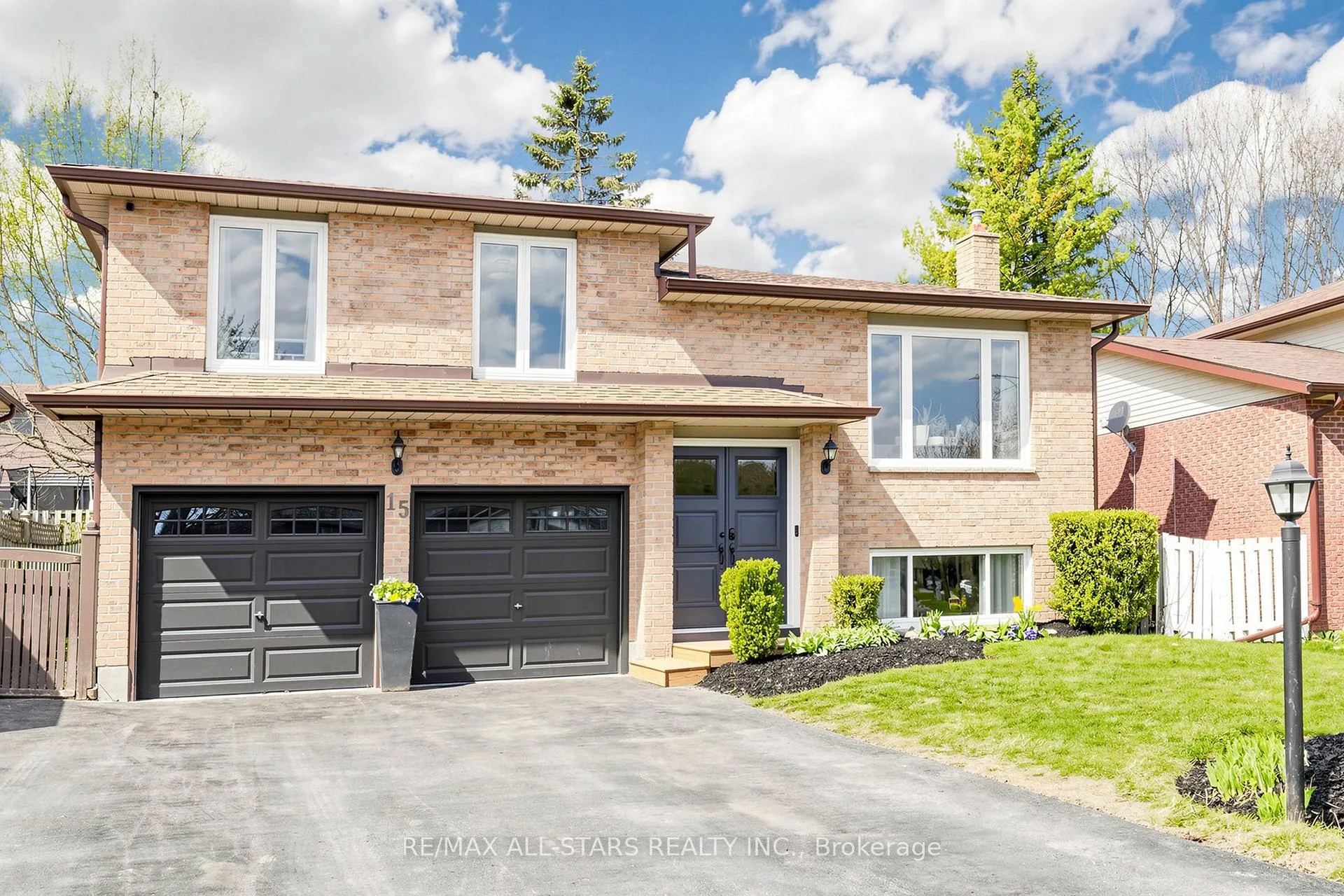 Photo 8 of 15 Applewood Crescent, Scugog, Port Perry — HOMEH