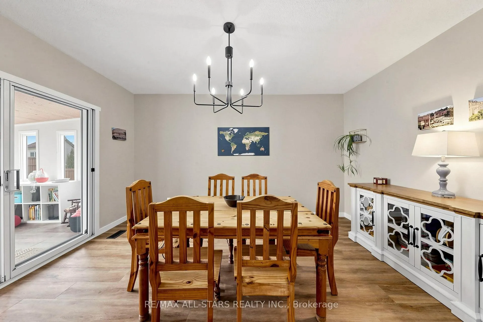Photo 14 of 15 Applewood Crescent, Scugog, Port Perry — HOMEH