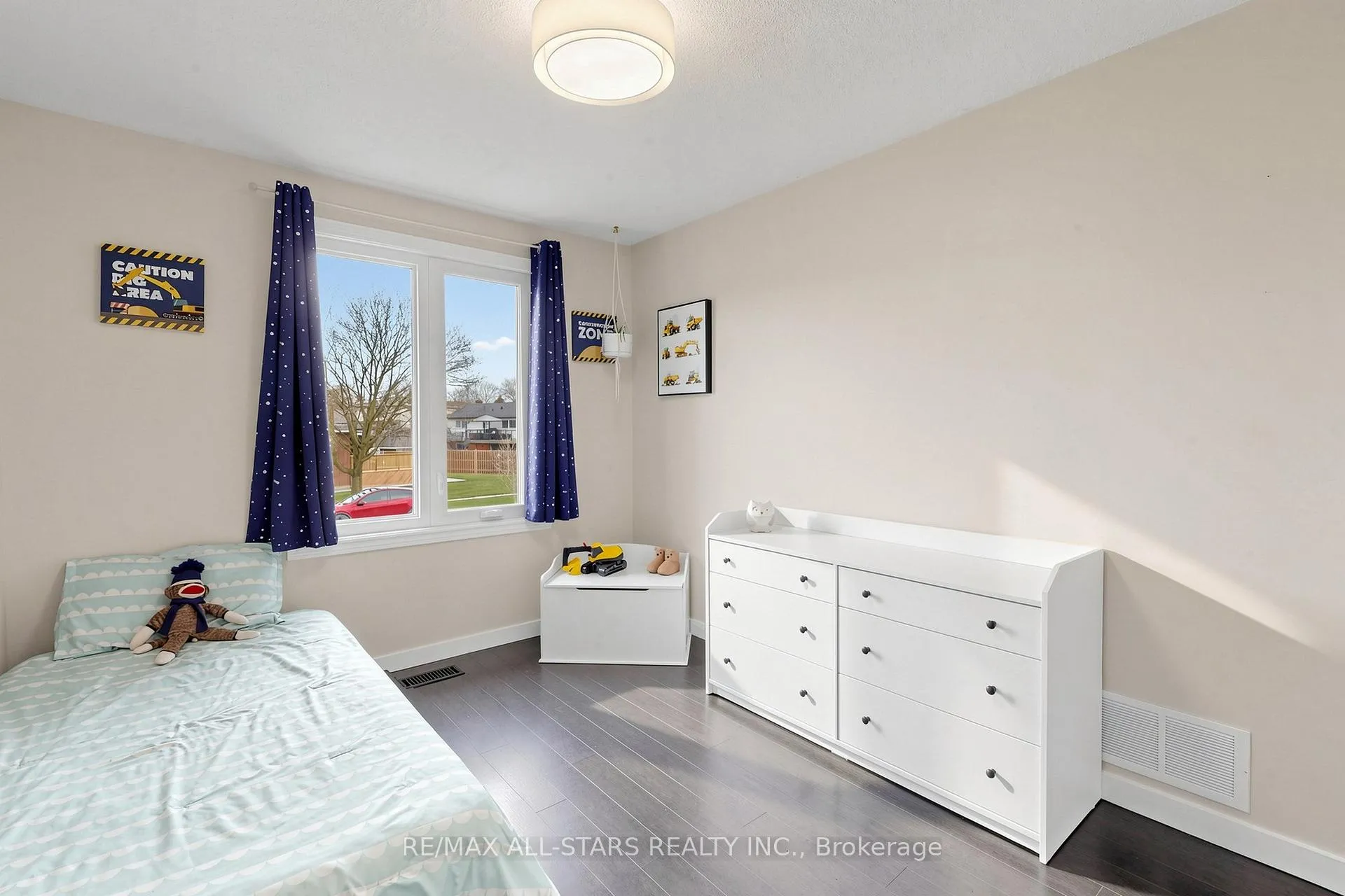 Photo 27 of 15 Applewood Crescent, Scugog, Port Perry — HOMEH