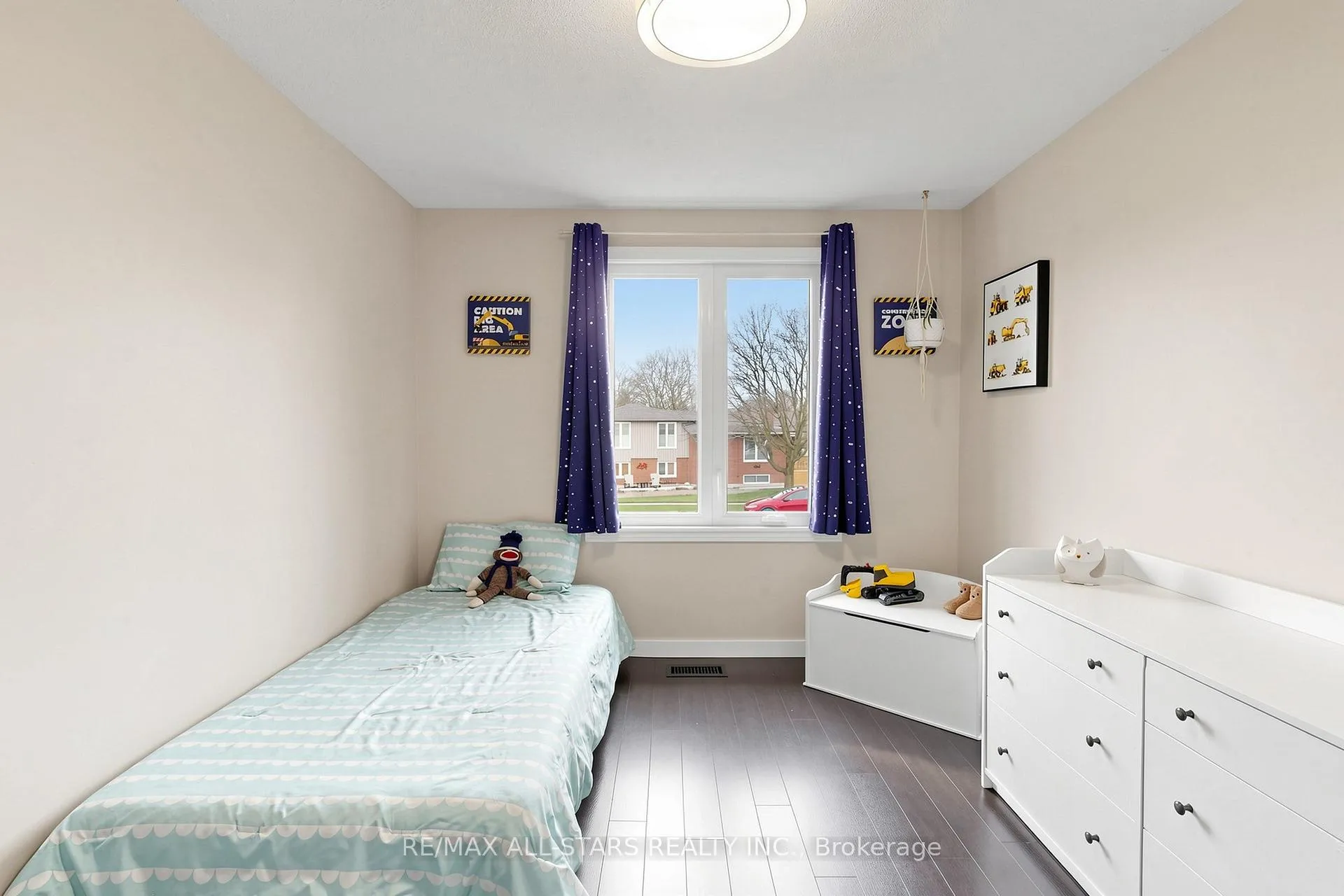 Photo 28 of 15 Applewood Crescent, Scugog, Port Perry — HOMEH