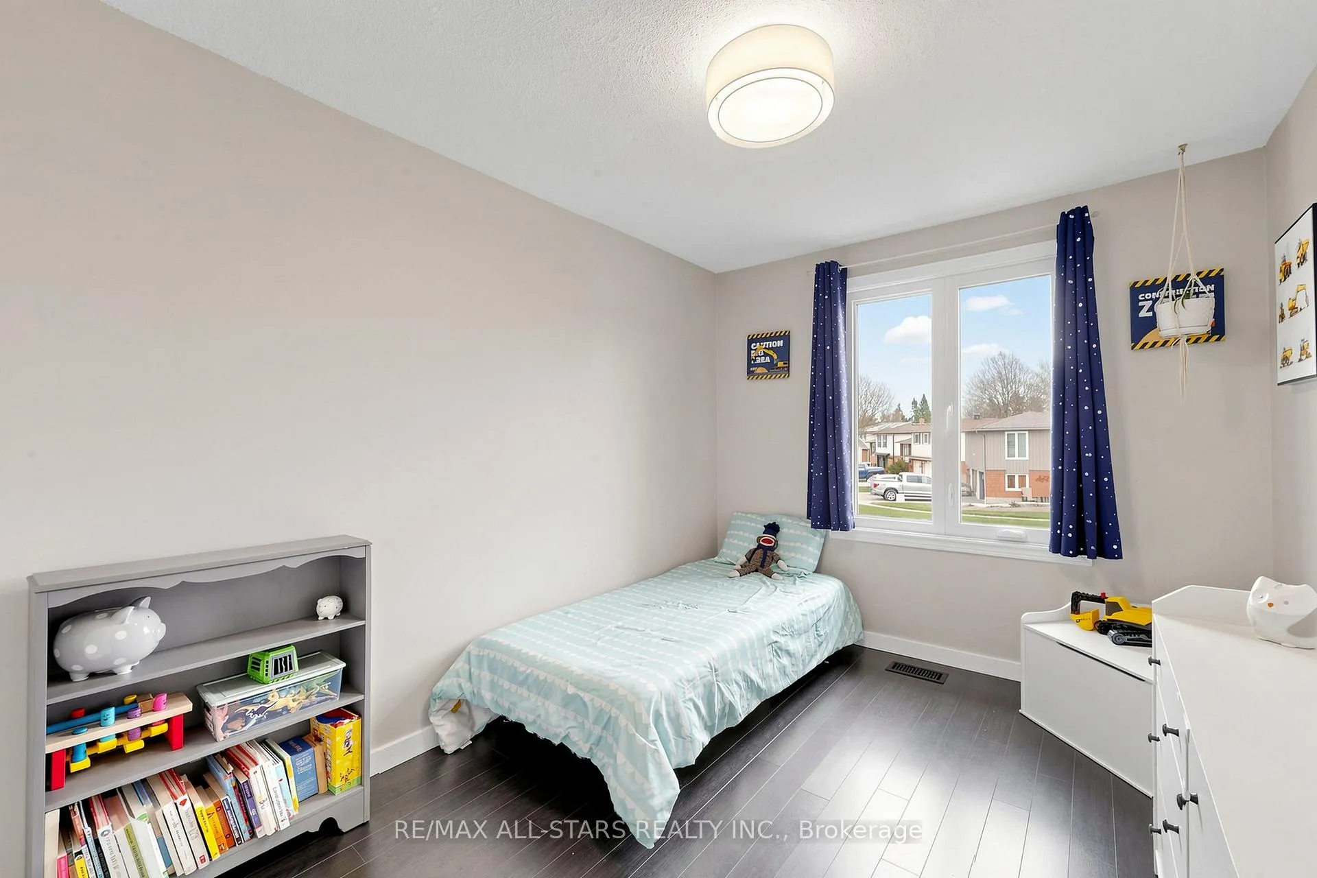 Photo 29 of 15 Applewood Crescent, Scugog, Port Perry — HOMEH