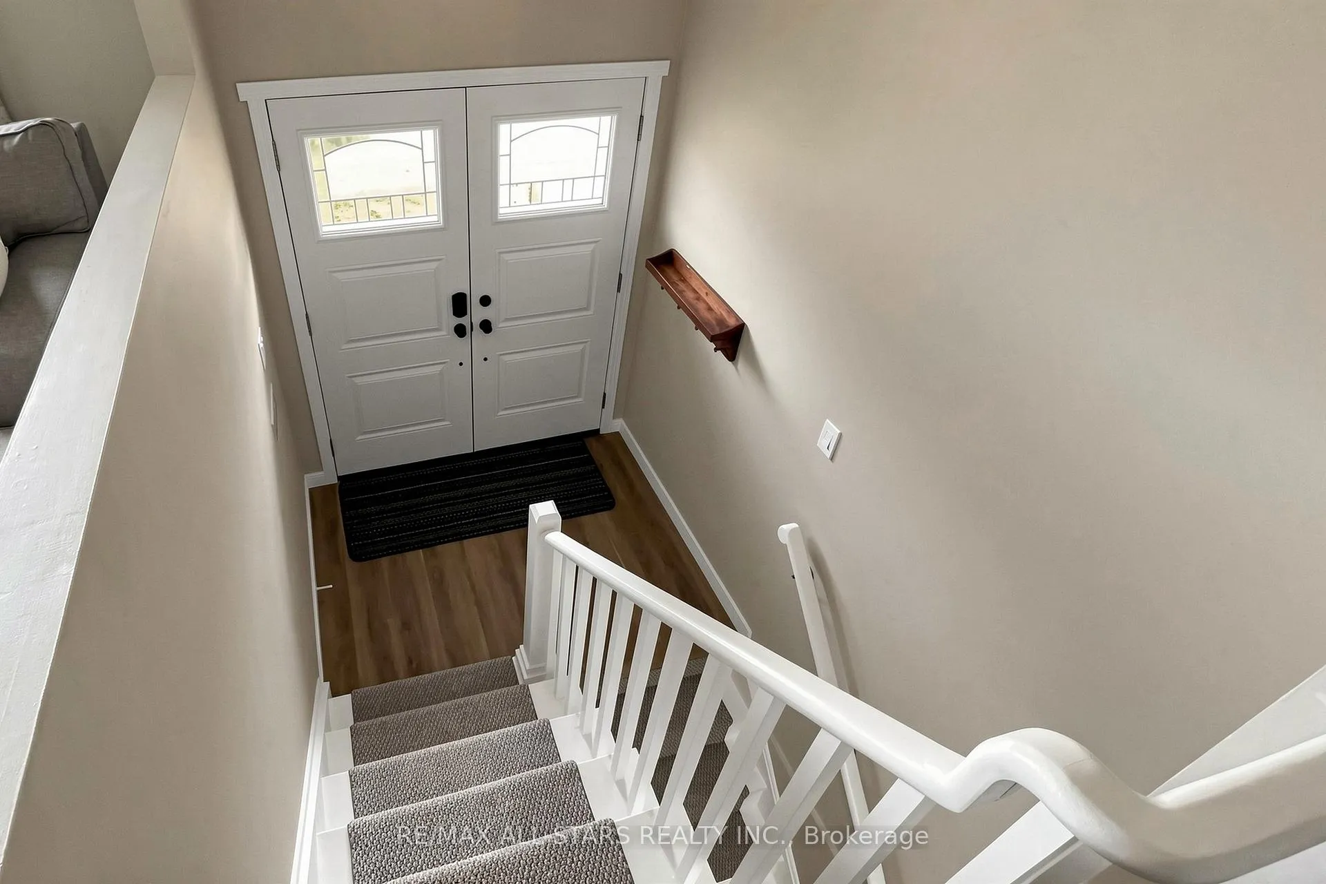 Photo 32 of 15 Applewood Crescent, Scugog, Port Perry — HOMEH