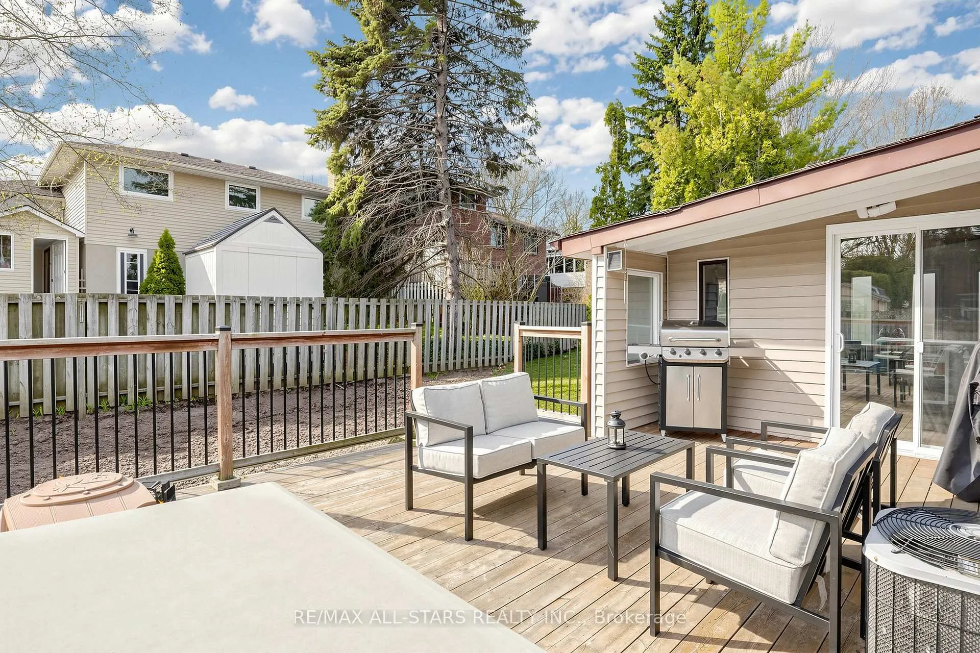 Photo 46 of 15 Applewood Crescent, Scugog, Port Perry — HOMEH