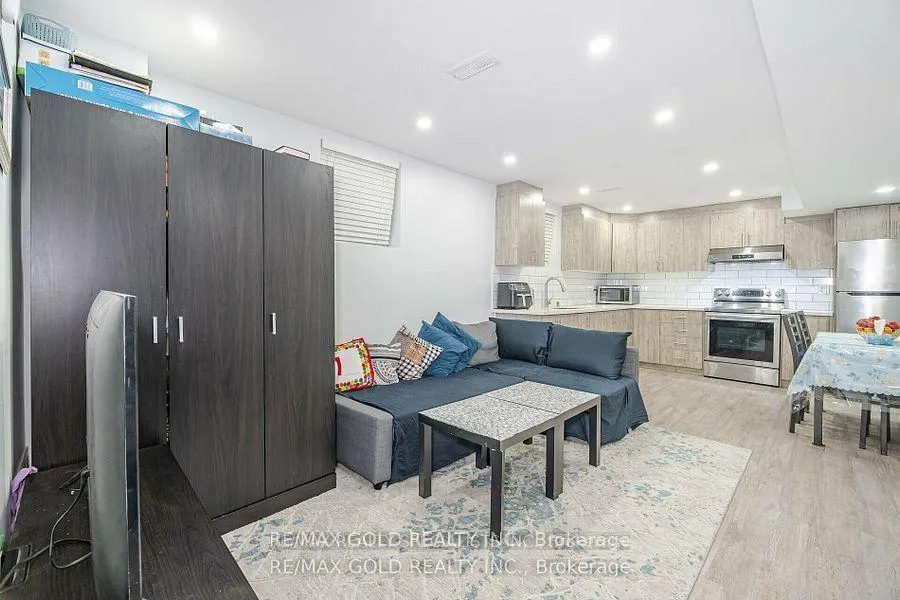 Photo 3 of 33 Callalily Road, Brampton, Northwest Sandalwood Parkway — HOMEH
