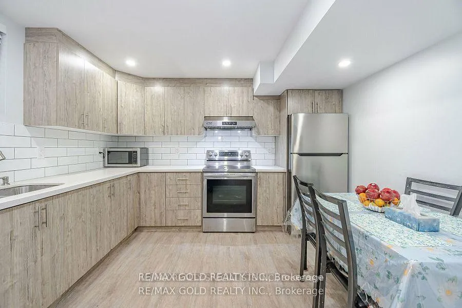 Photo 4 of 33 Callalily Road, Brampton, Northwest Sandalwood Parkway — HOMEH