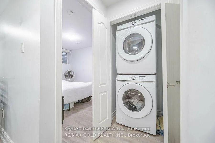 Photo 7 of 33 Callalily Road, Brampton, Northwest Sandalwood Parkway — HOMEH