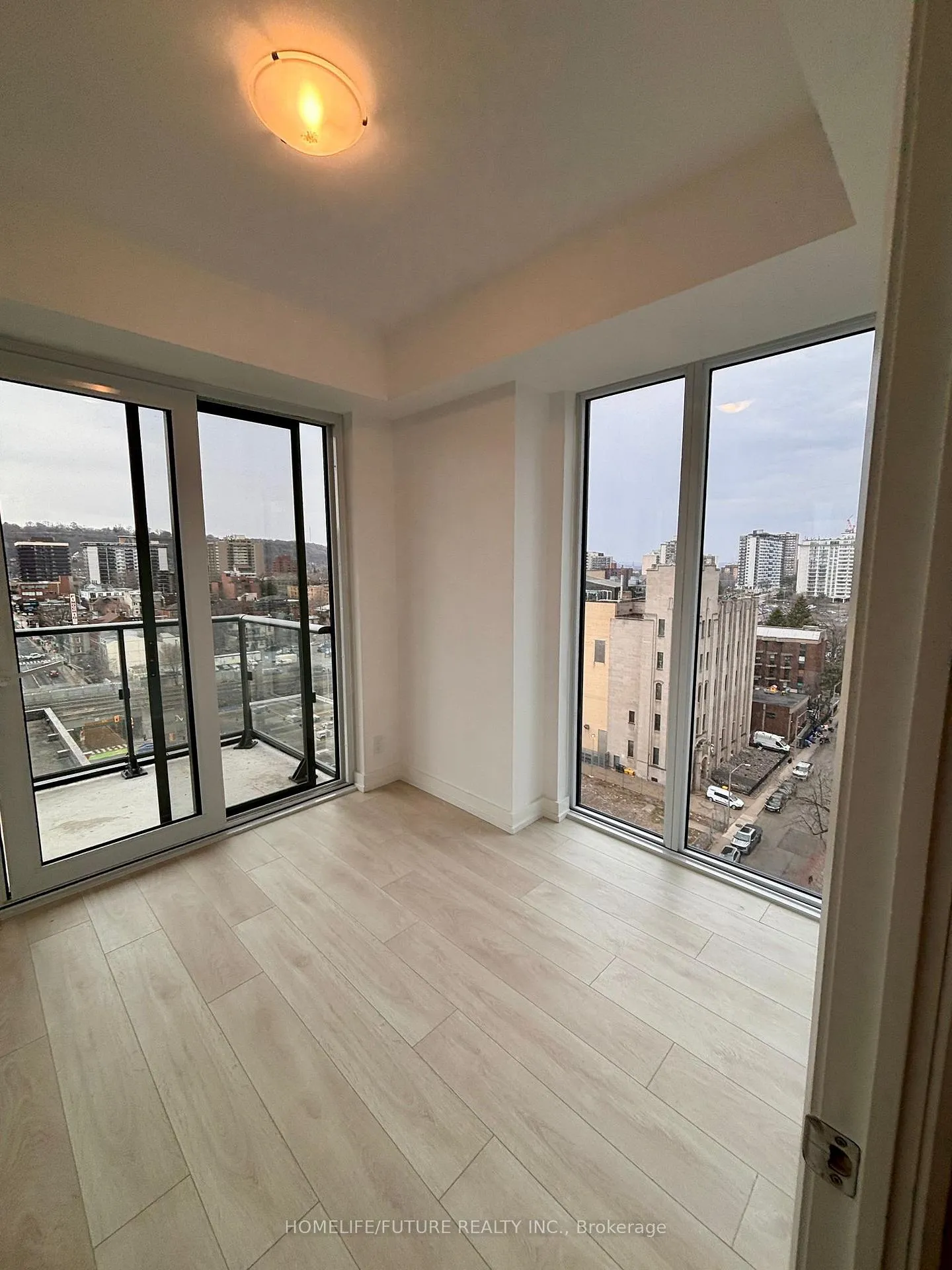 Photo 6 of Unit 1122, 75 James Street S, Hamilton, Corktown — HOMEH