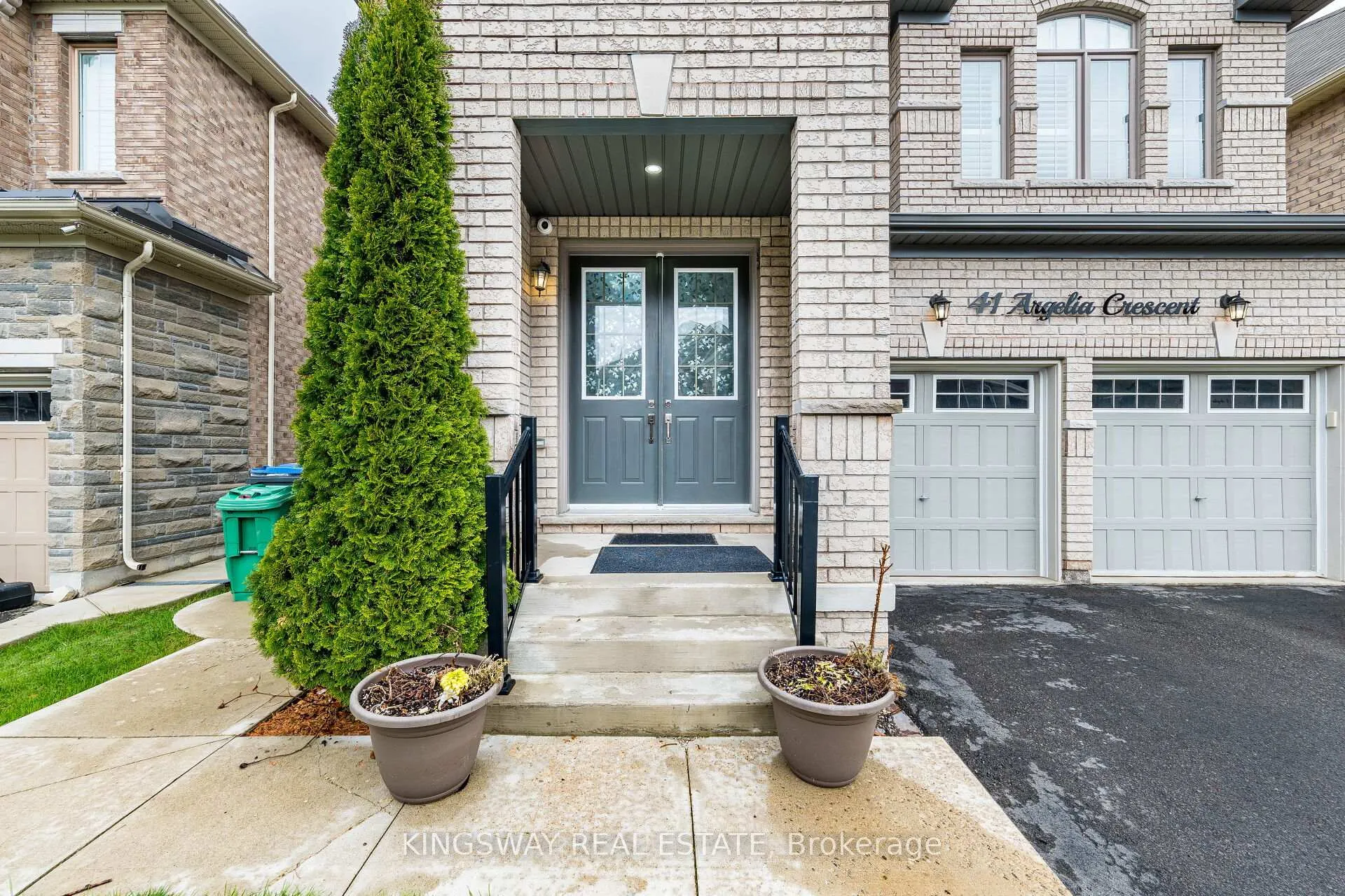 Photo 2 of 41 Argelia Crescent, Brampton, Credit Valley — HOMEH
