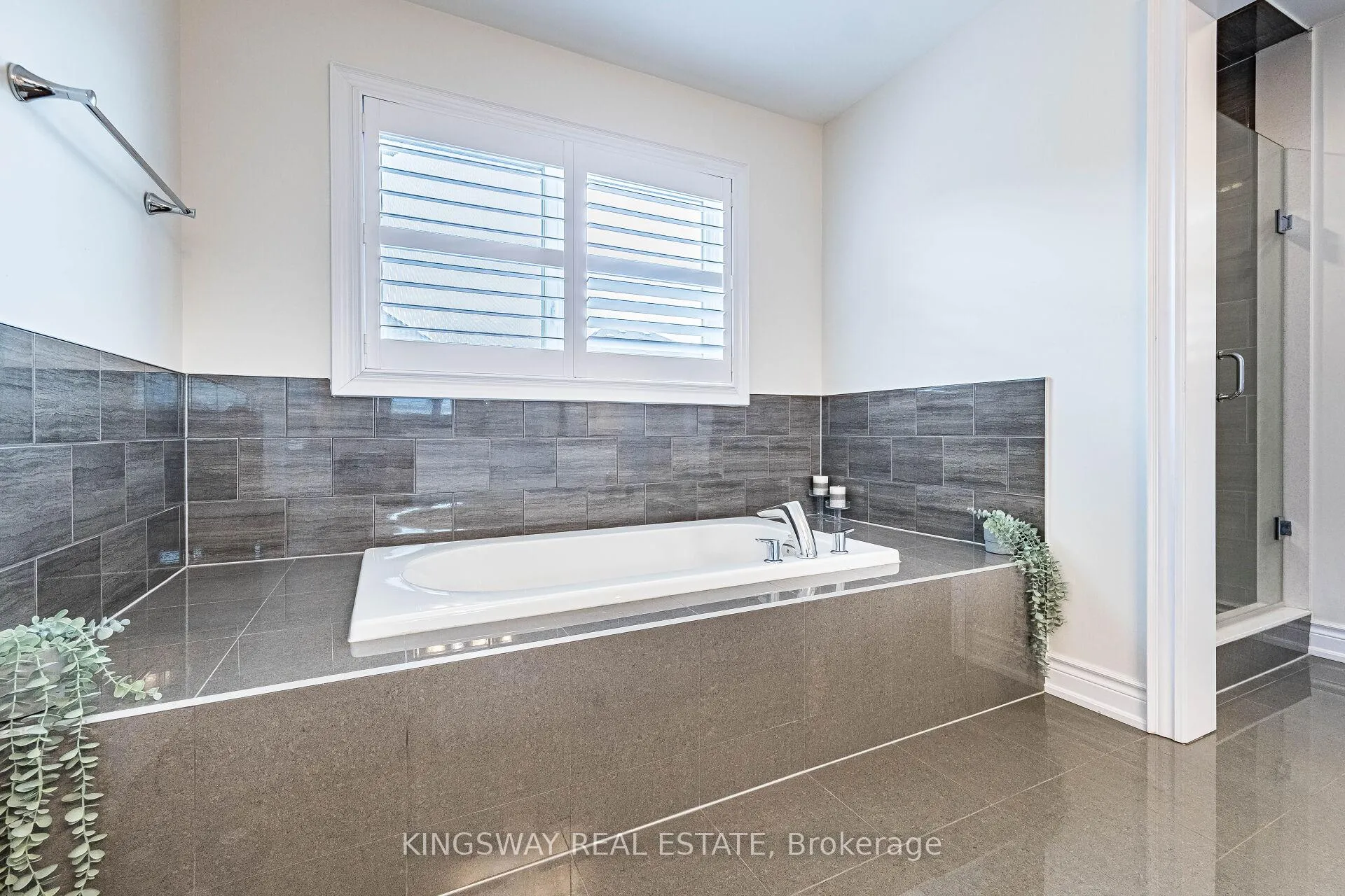 Photo 27 of 41 Argelia Crescent, Brampton, Credit Valley — HOMEH