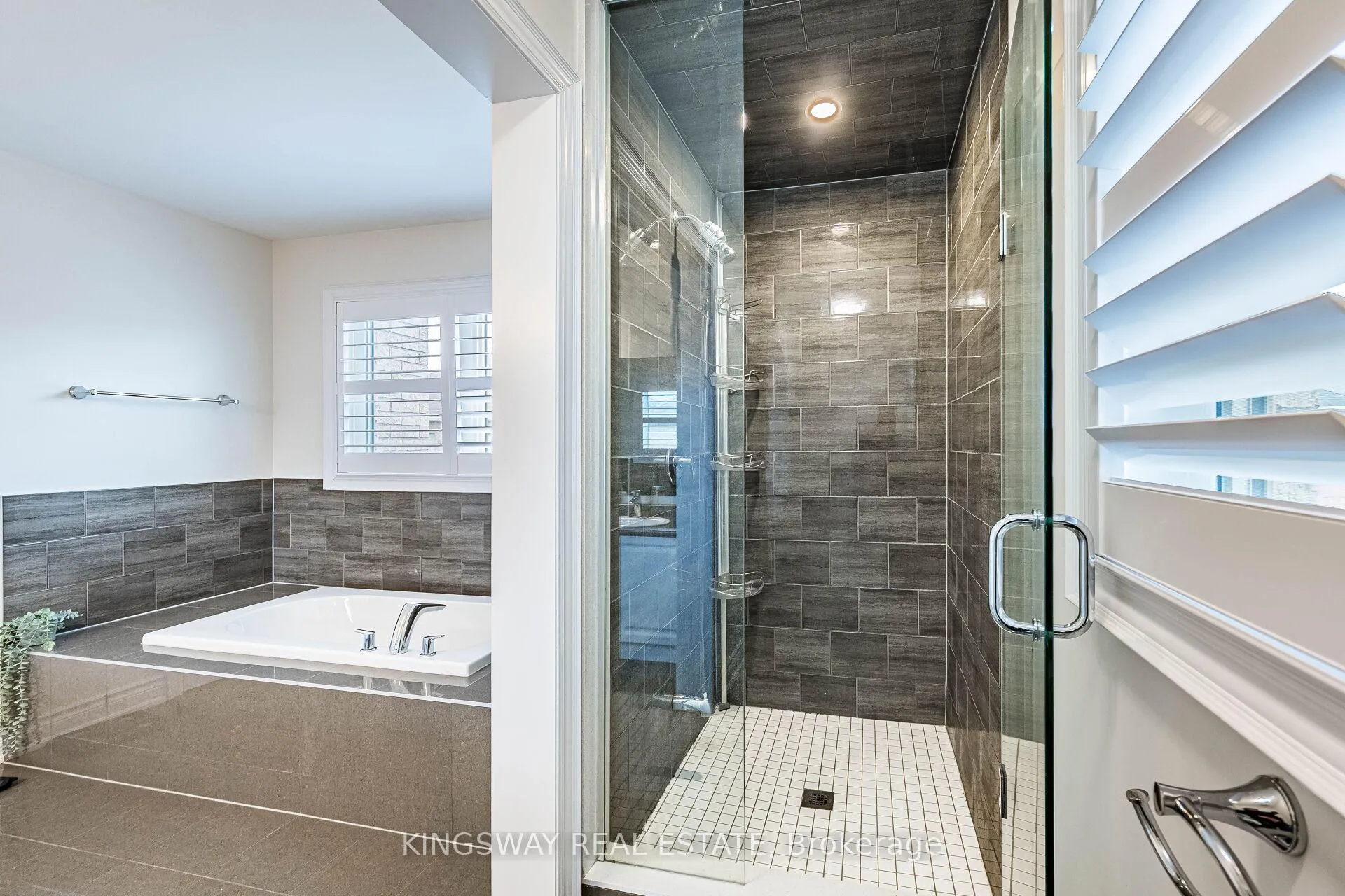 Photo 28 of 41 Argelia Crescent, Brampton, Credit Valley — HOMEH
