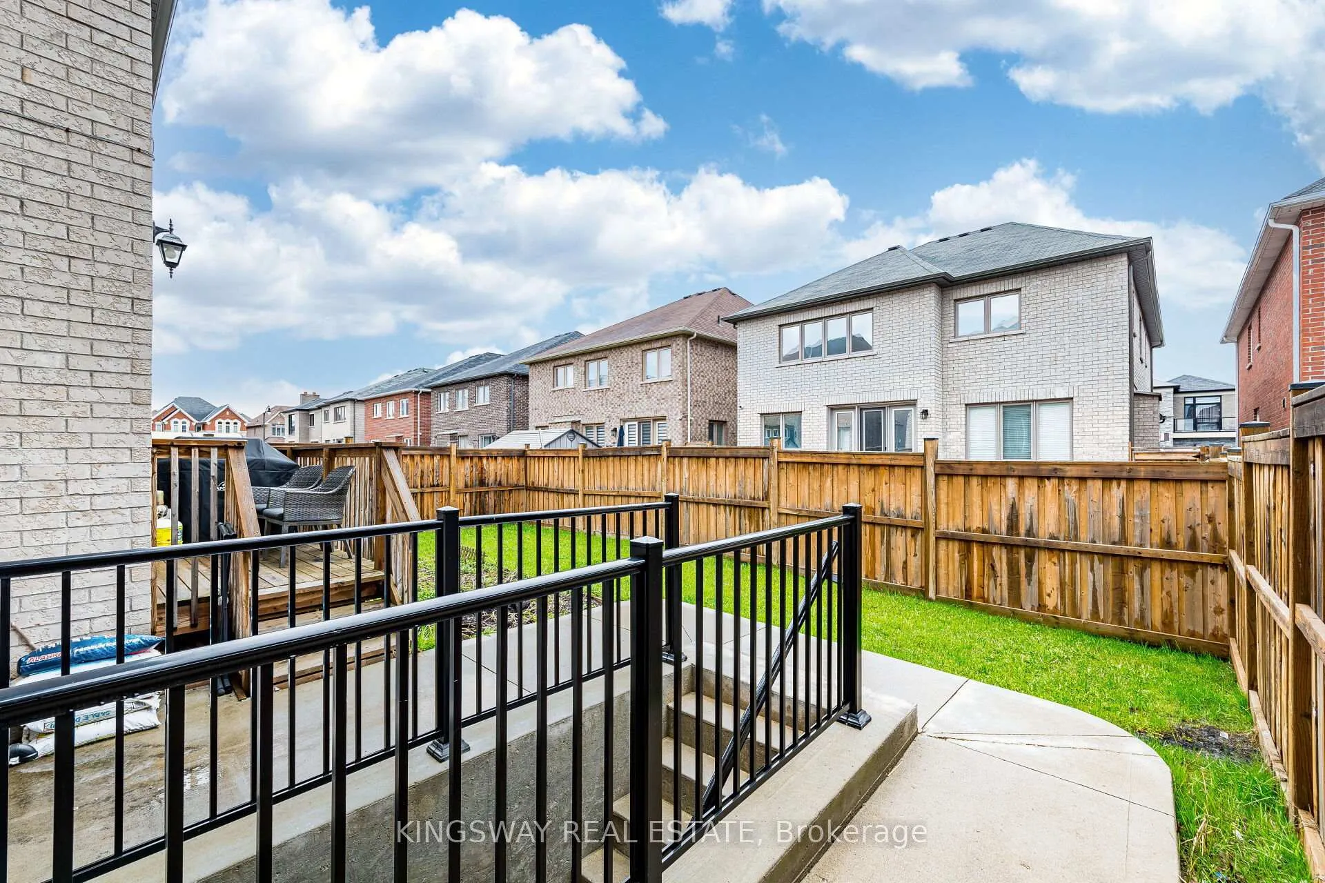 Photo 49 of 41 Argelia Crescent, Brampton, Credit Valley — HOMEH