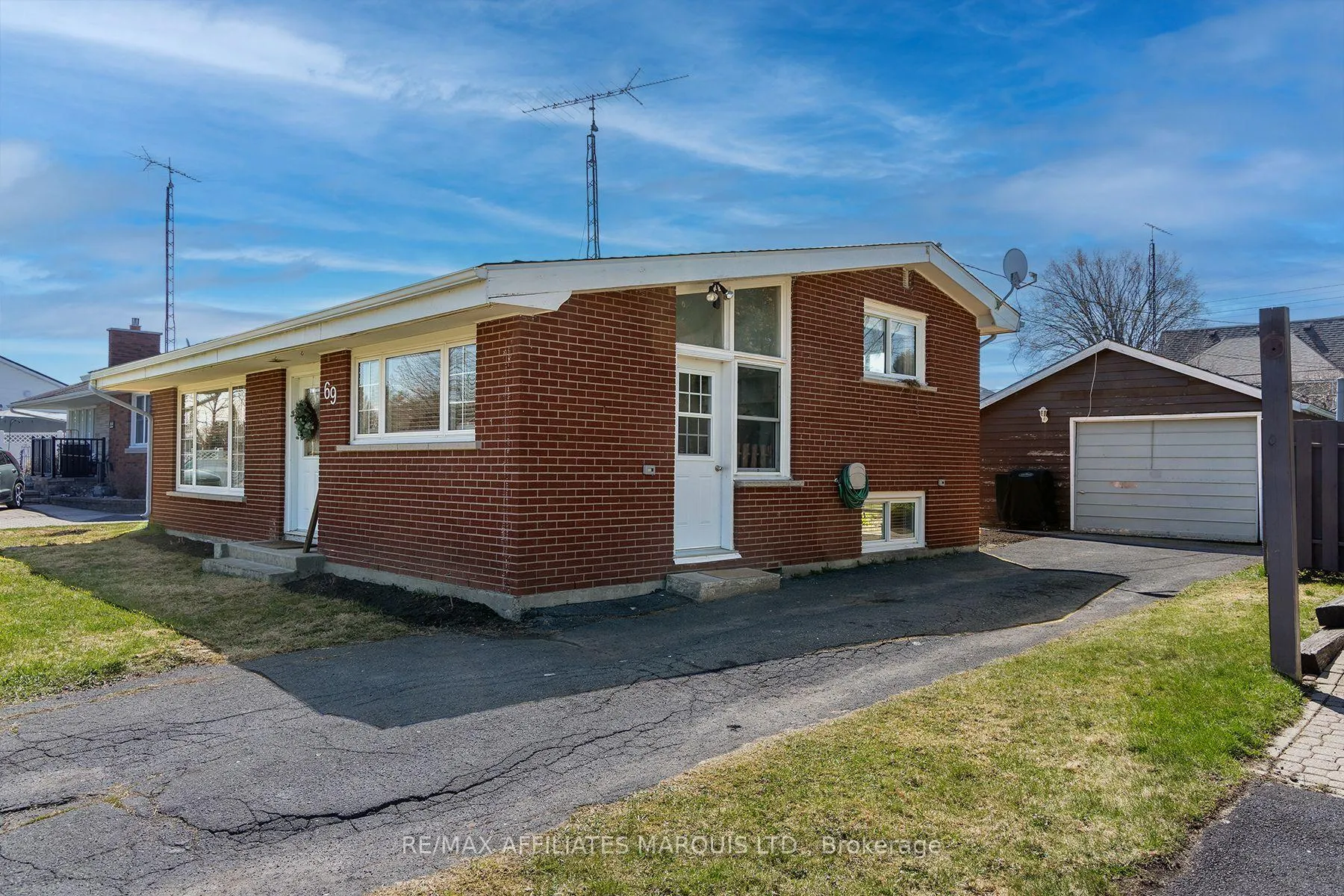 Photo 5 of 69 Kyle Drive, South Dundas, Morrisburg — HOMEH