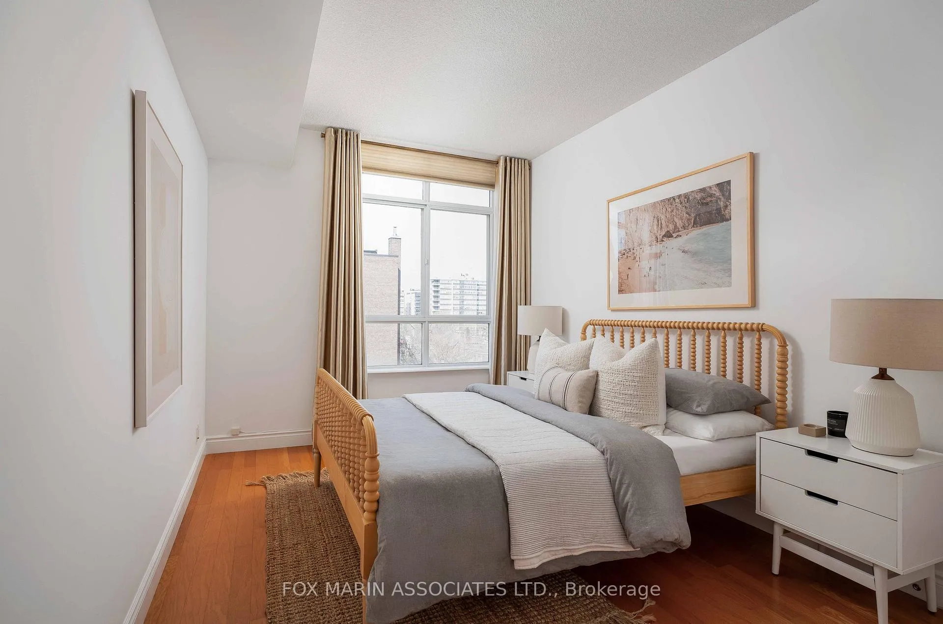 Photo 22 of Unit 805, 1 Deer Park Crescent, Toronto, Yonge-St. Clair — HOMEH