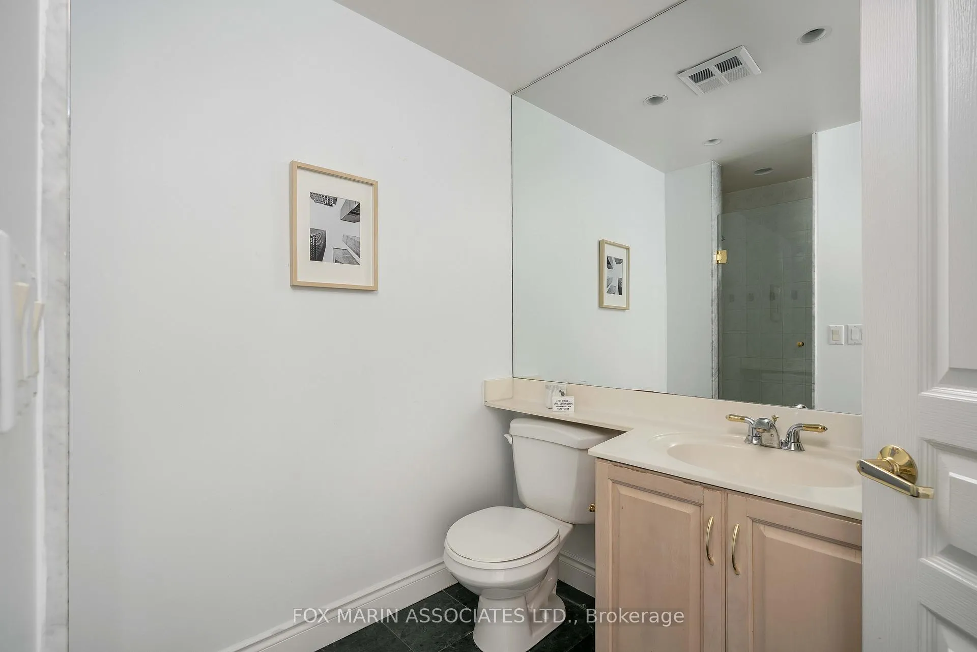 Photo 25 of Unit 805, 1 Deer Park Crescent, Toronto, Yonge-St. Clair — HOMEH