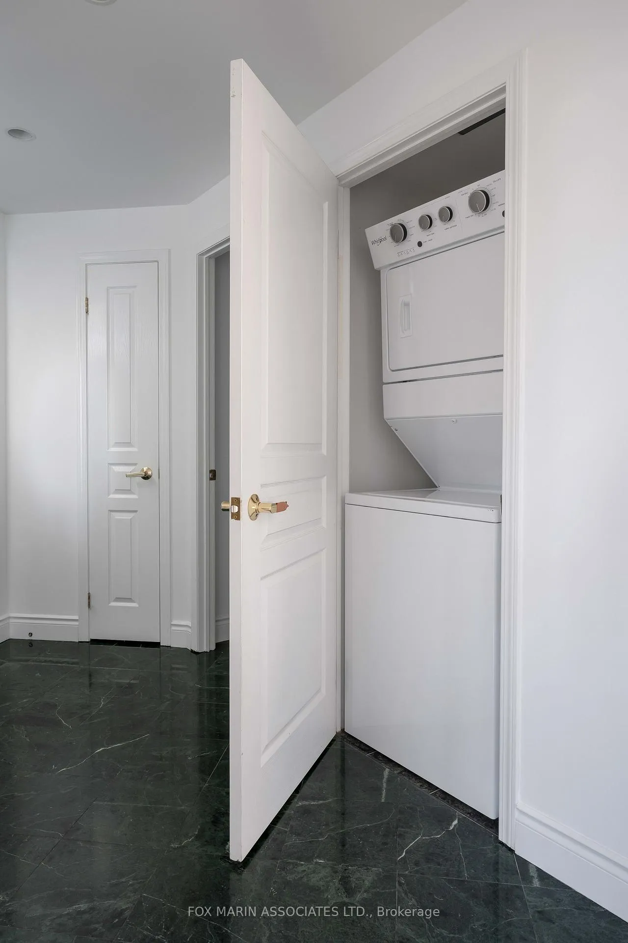 Photo 26 of Unit 805, 1 Deer Park Crescent, Toronto, Yonge-St. Clair — HOMEH