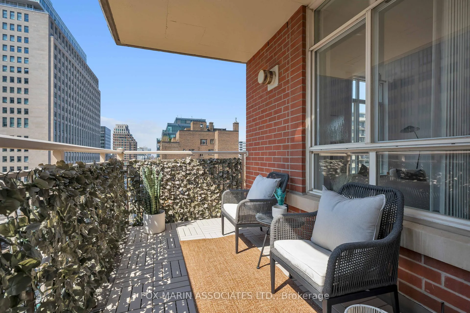 Photo 27 of Unit 805, 1 Deer Park Crescent, Toronto, Yonge-St. Clair — HOMEH