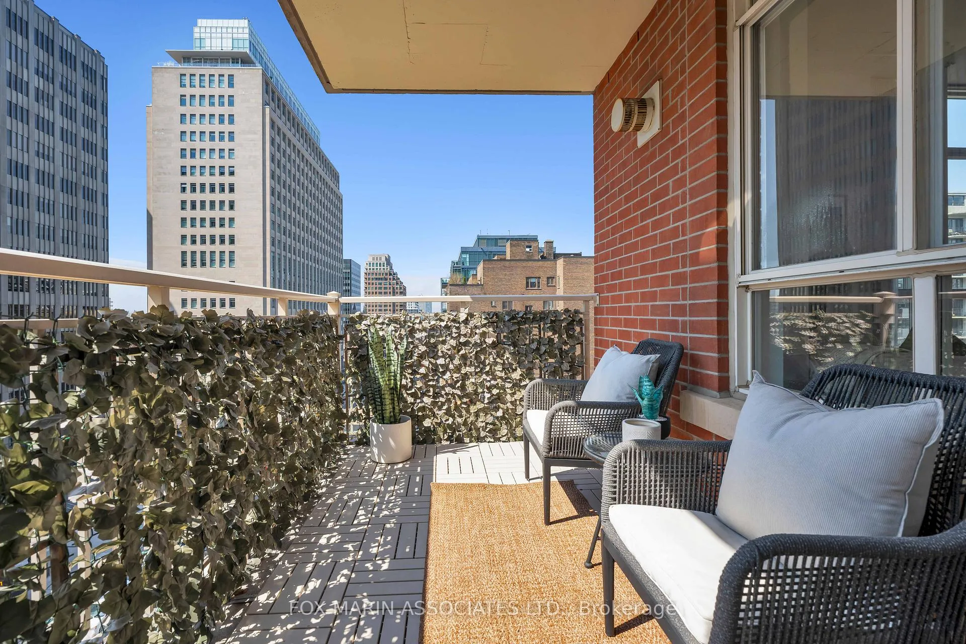 Photo 28 of Unit 805, 1 Deer Park Crescent, Toronto, Yonge-St. Clair — HOMEH