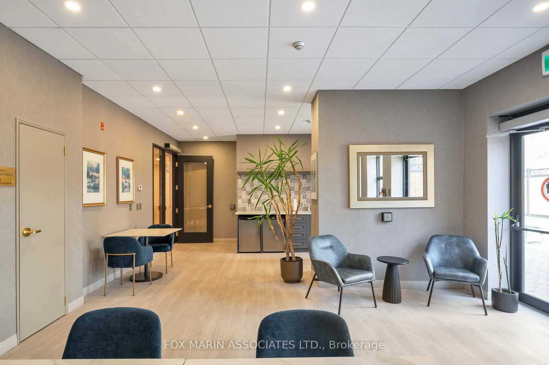 Photo 37 of Unit 805, 1 Deer Park Crescent, Toronto, Yonge-St. Clair — HOMEH