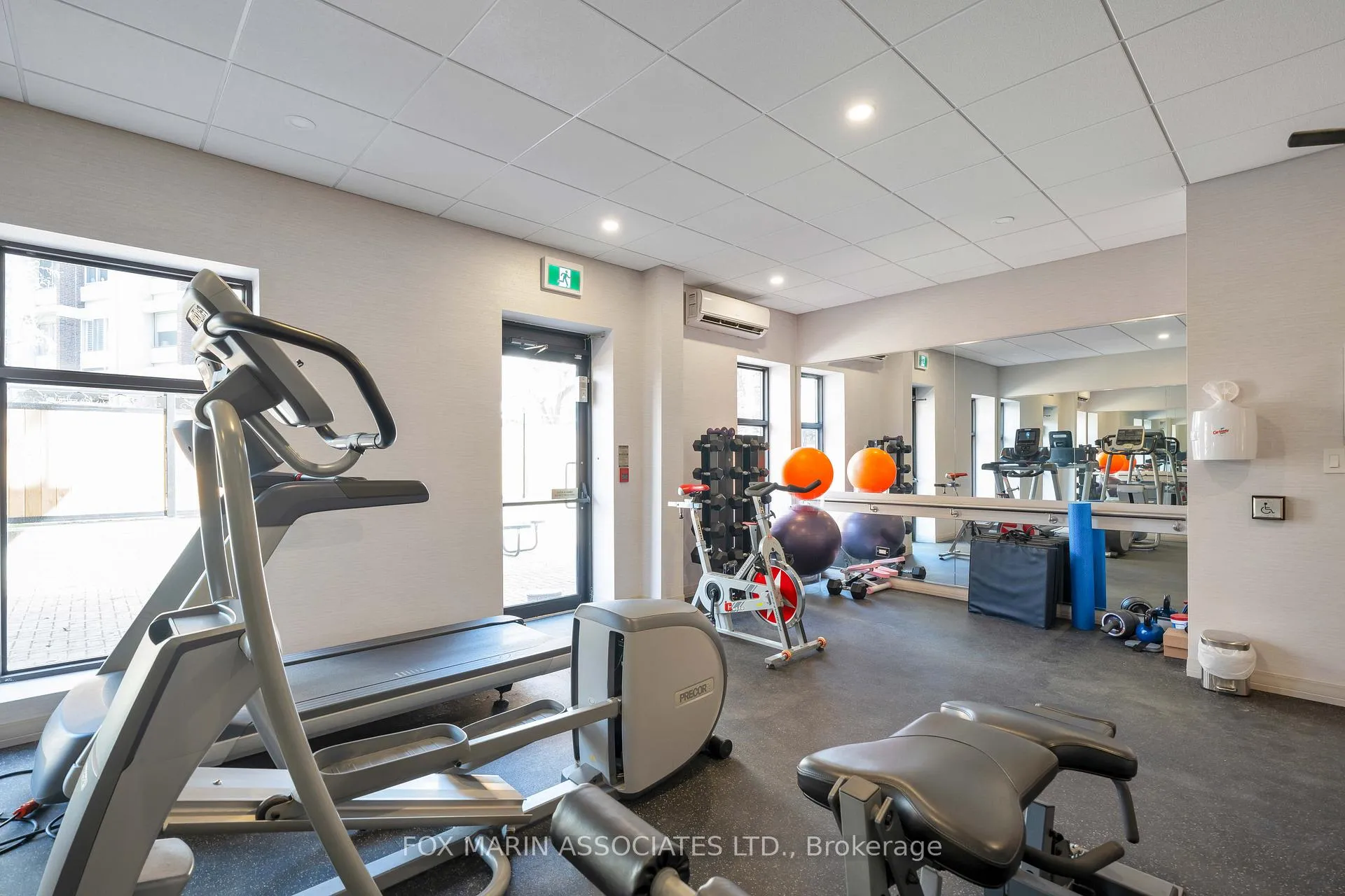 Photo 40 of Unit 805, 1 Deer Park Crescent, Toronto, Yonge-St. Clair — HOMEH