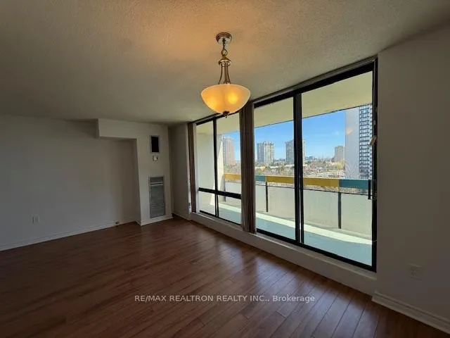 Photo 7 of Unit 1415, 177 Linus Road, North York, Hillcrest Village — HOMEH