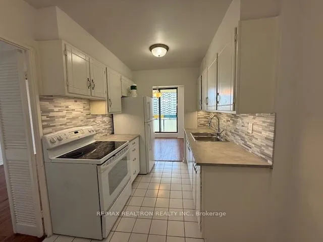 Photo 10 of Unit 1415, 177 Linus Road, North York, Hillcrest Village — HOMEH