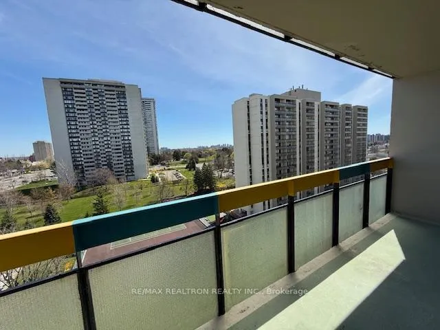 Photo 18 of Unit 1415, 177 Linus Road, North York, Hillcrest Village — HOMEH