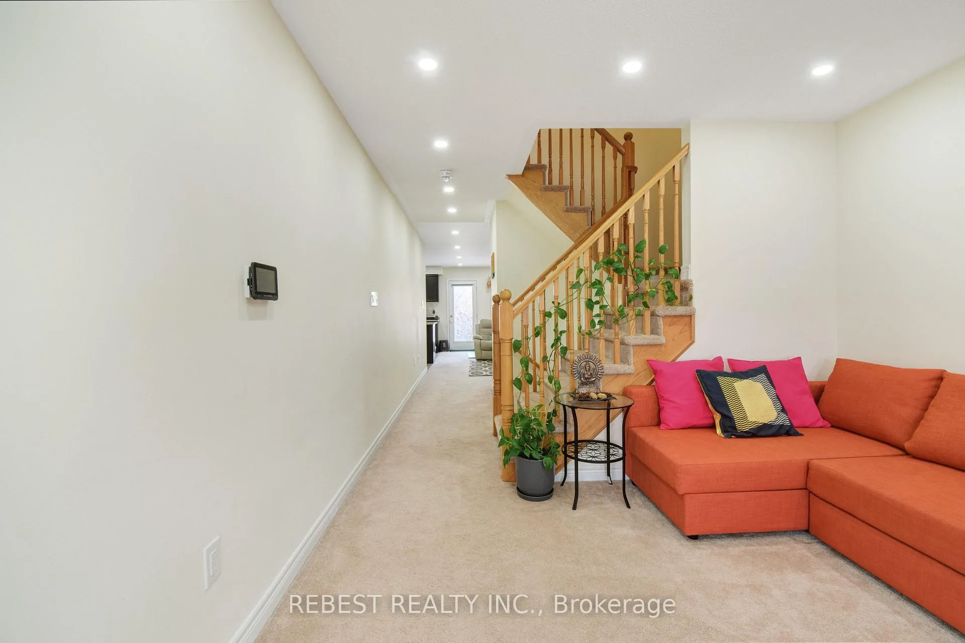Photo 9 of 32 Volner Road, Brampton, Northwest Brampton — HOMEH