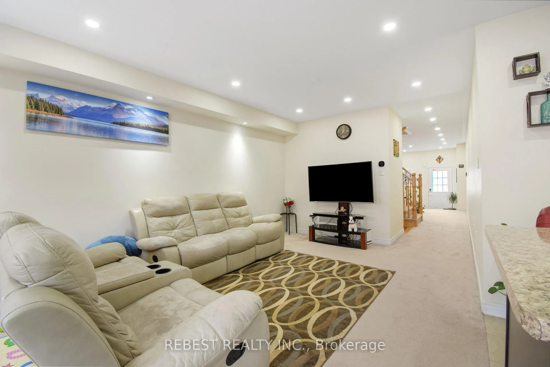 Photo 11 of 32 Volner Road, Brampton, Northwest Brampton — HOMEH