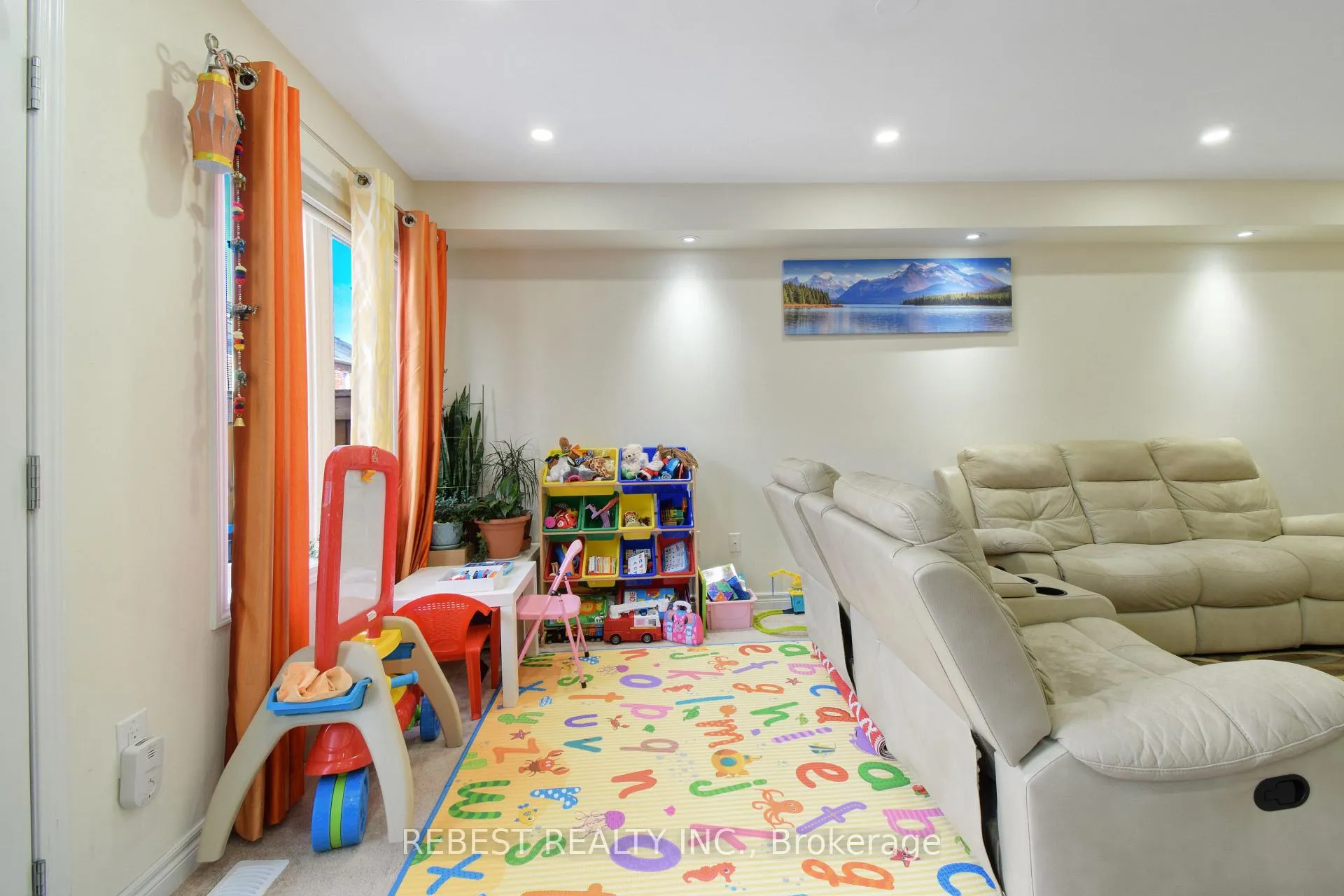 Photo 16 of 32 Volner Road, Brampton, Northwest Brampton — HOMEH